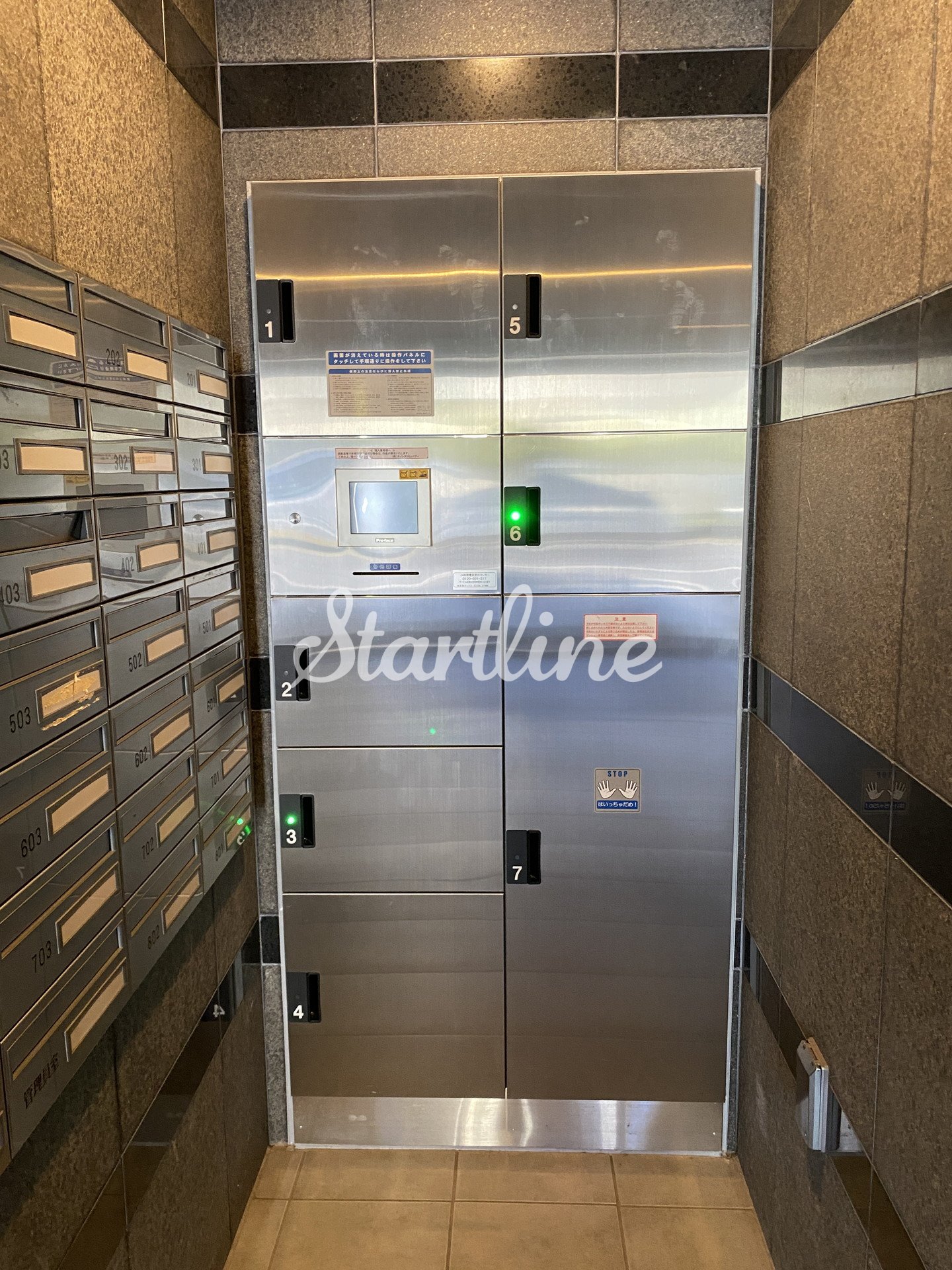 建物エントランス