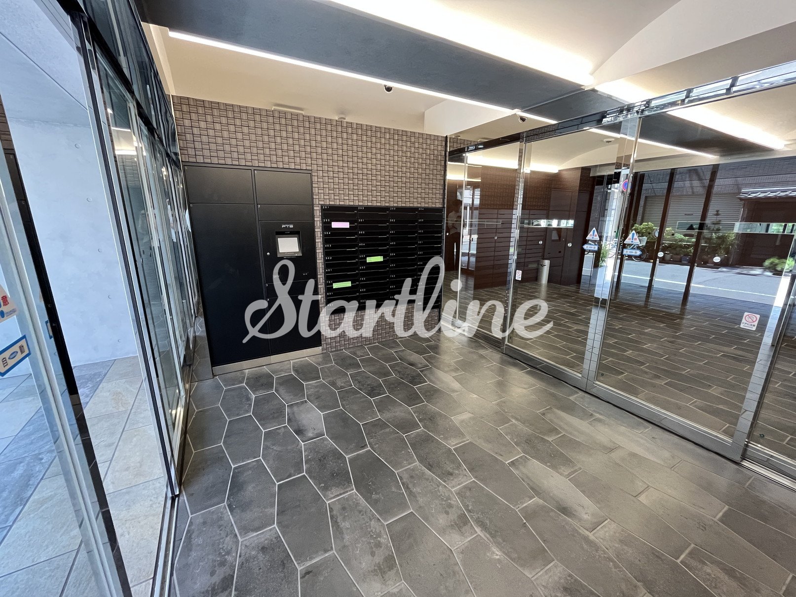 建物エントランス