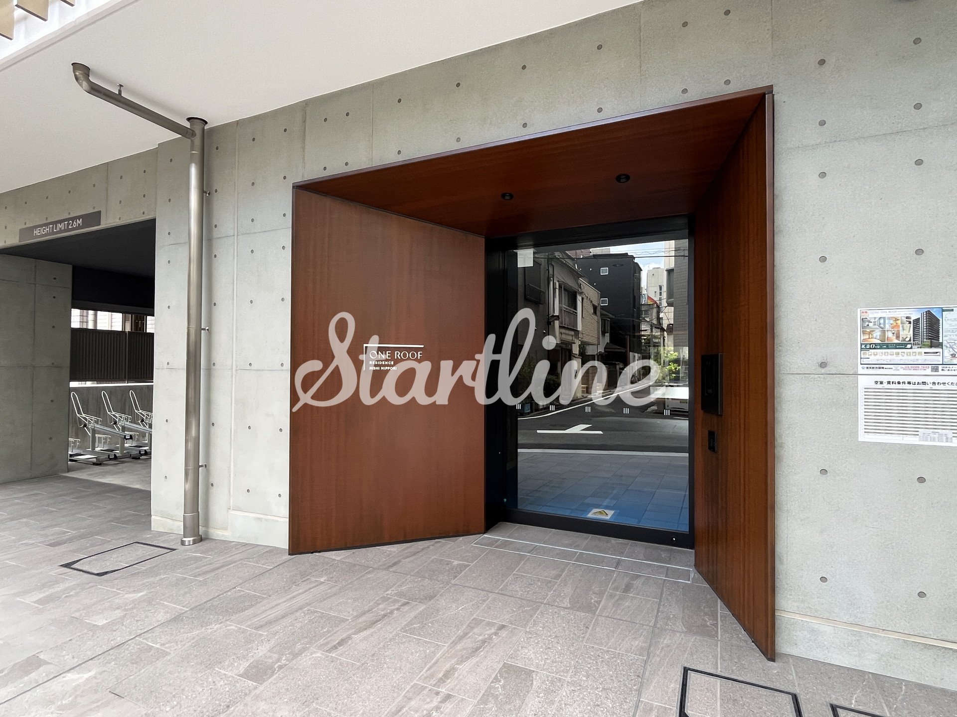 建物エントランス