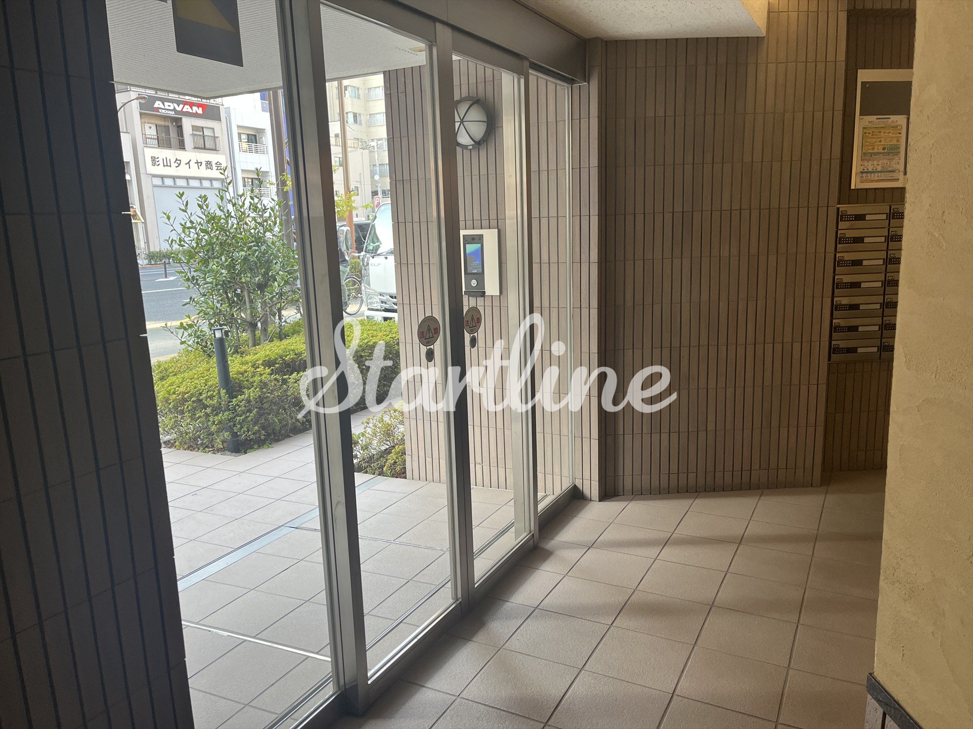 建物エントランス