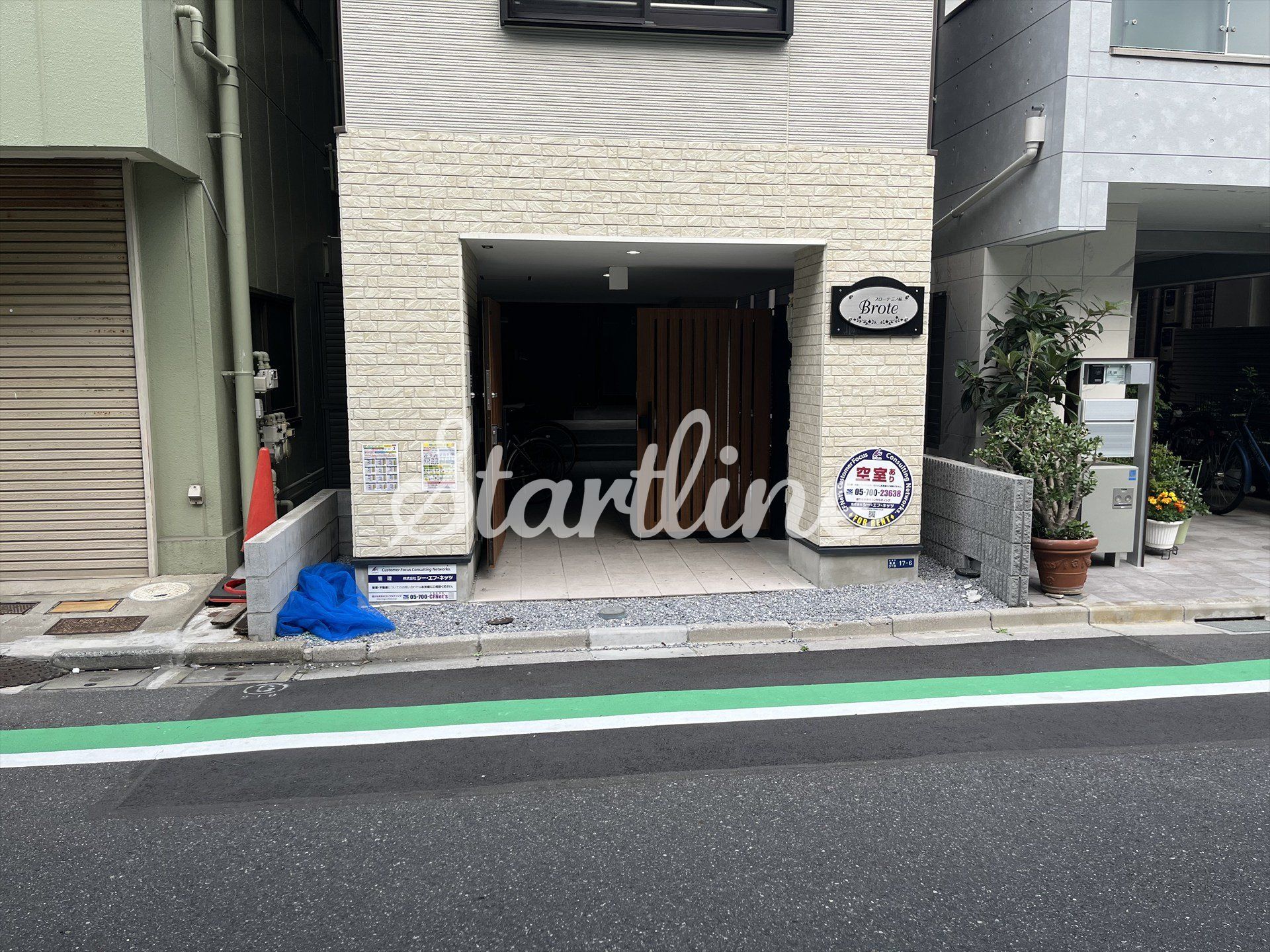 建物エントランス