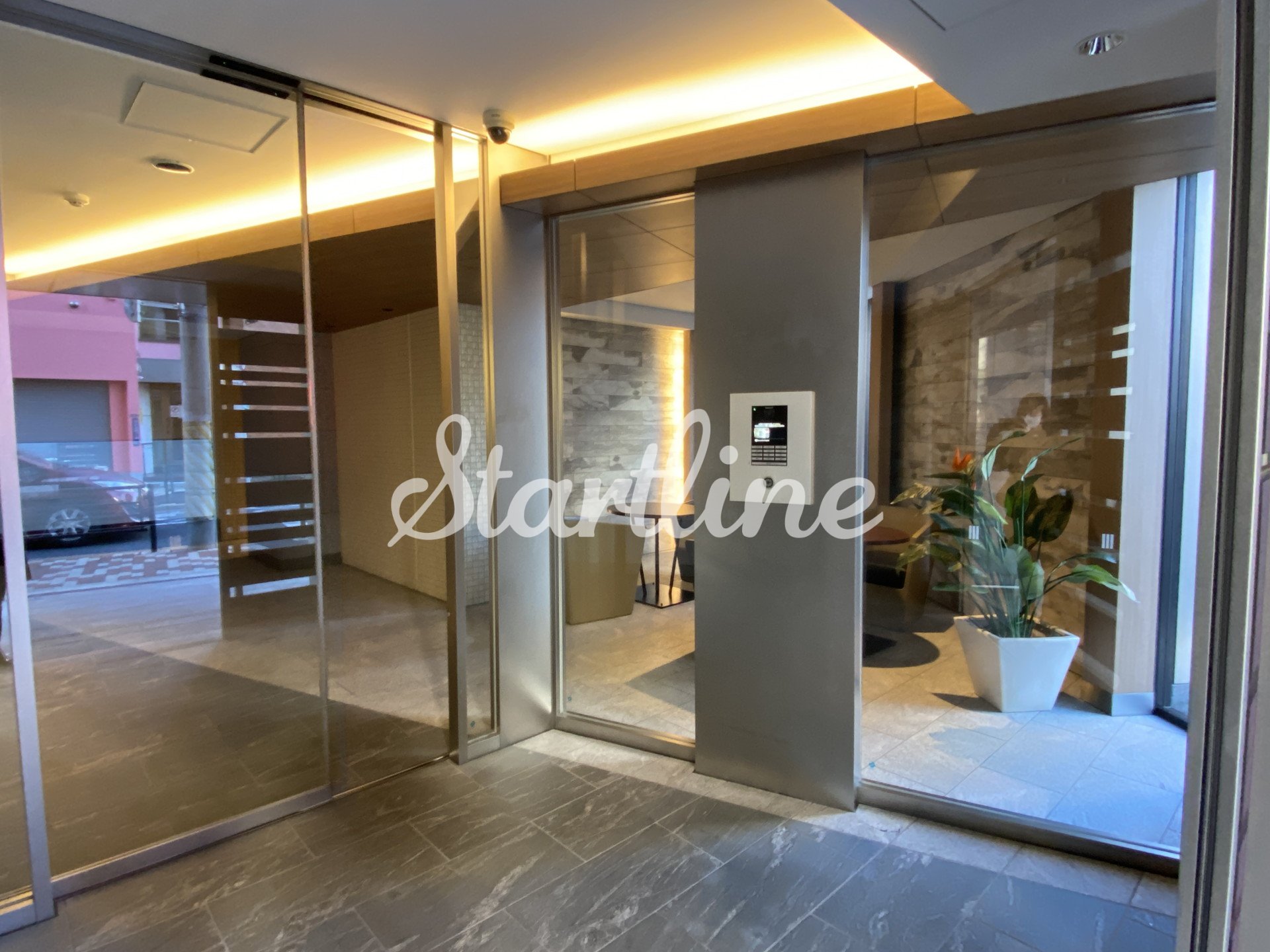 建物エントランス