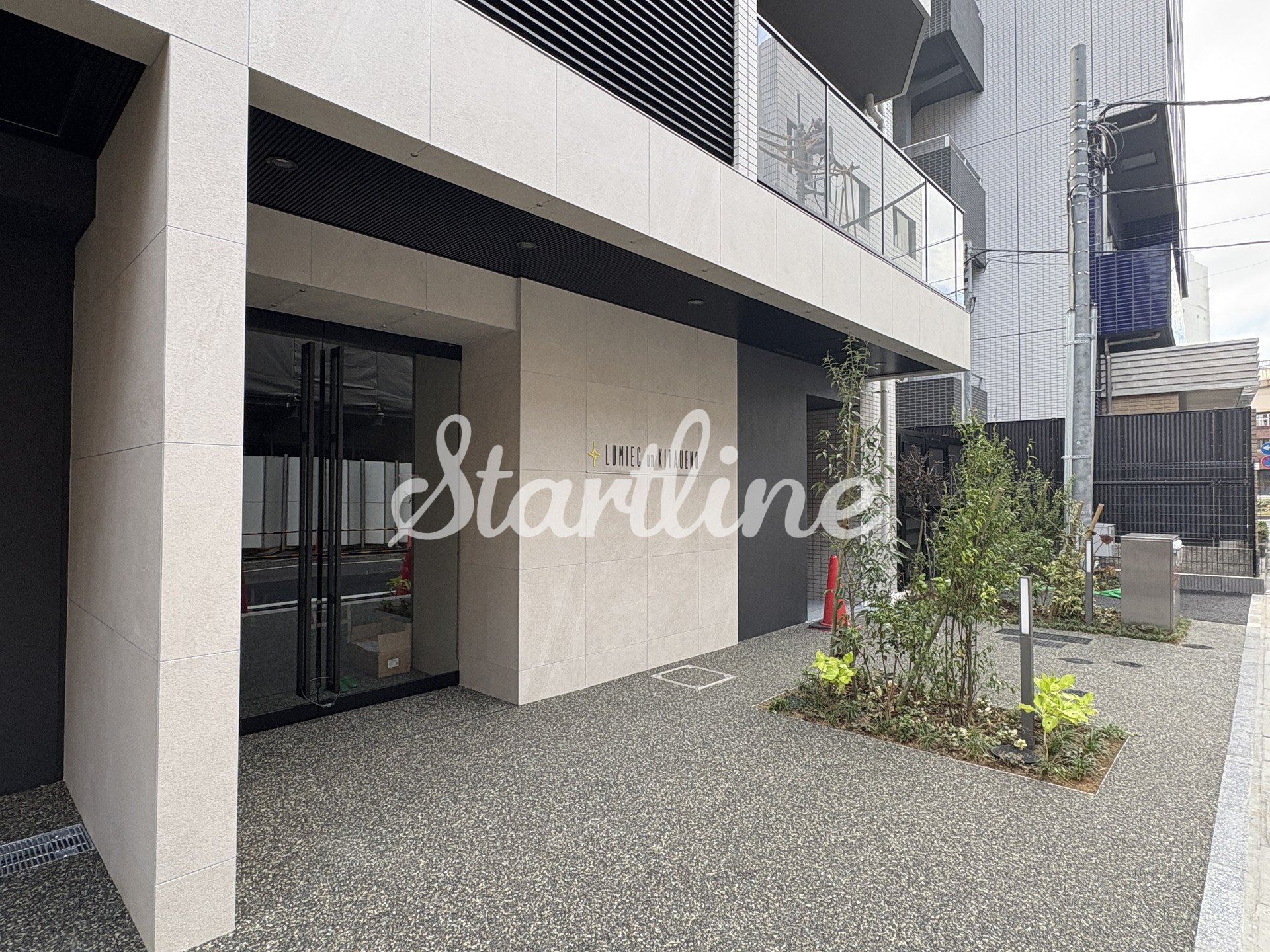 建物エントランス