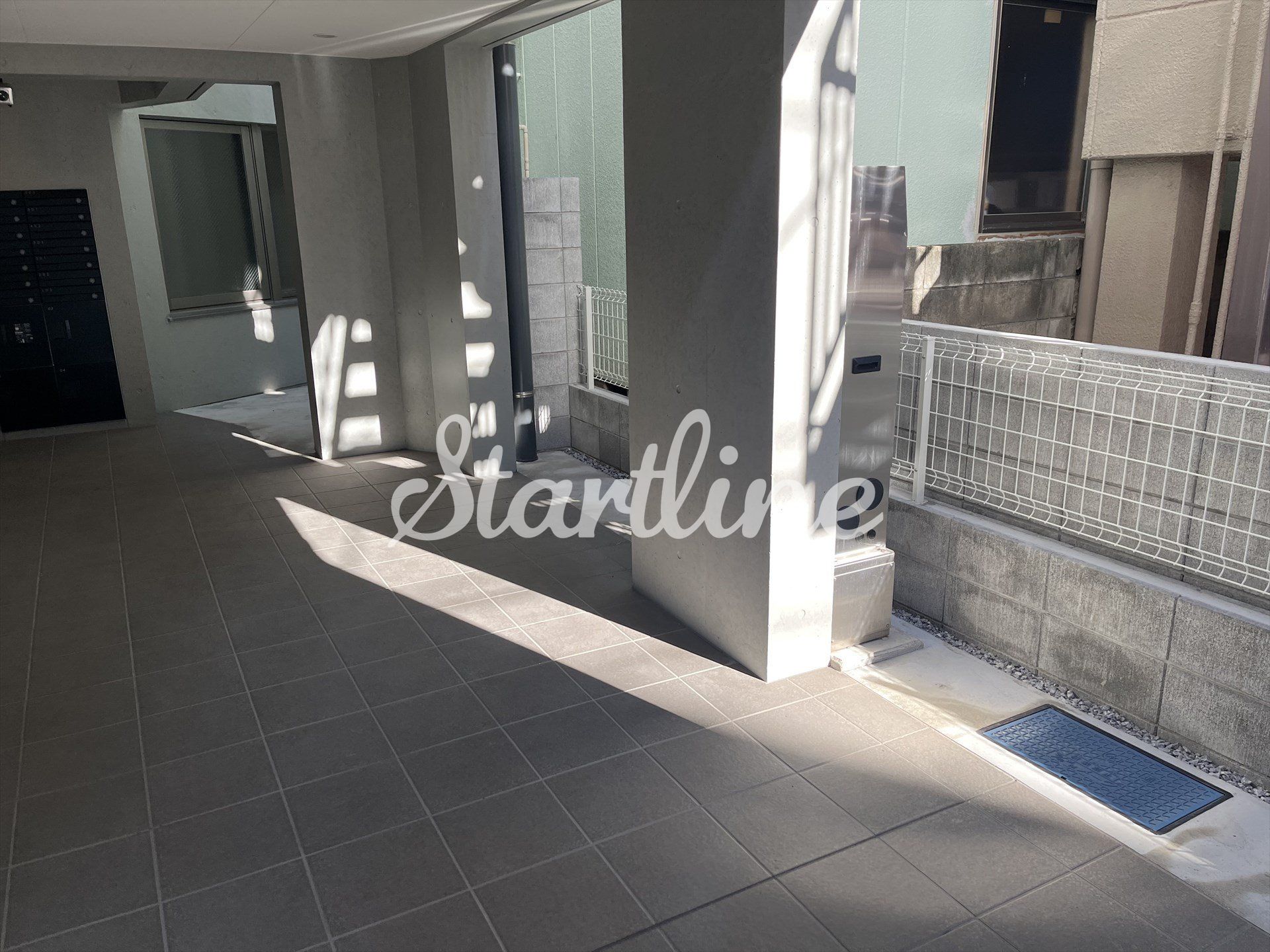 建物エントランス