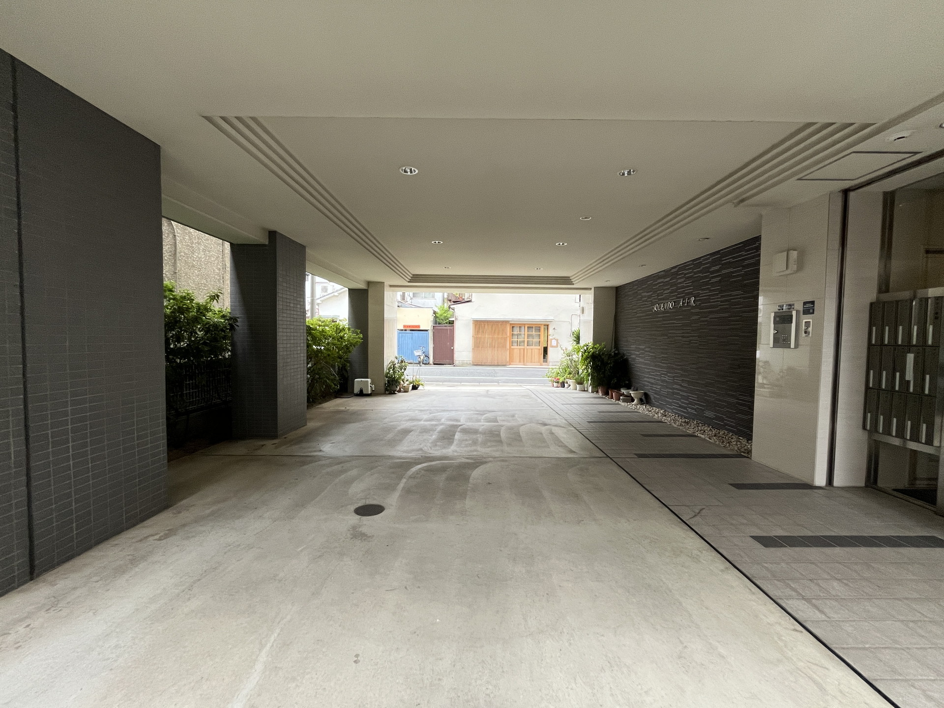 建物エントランス