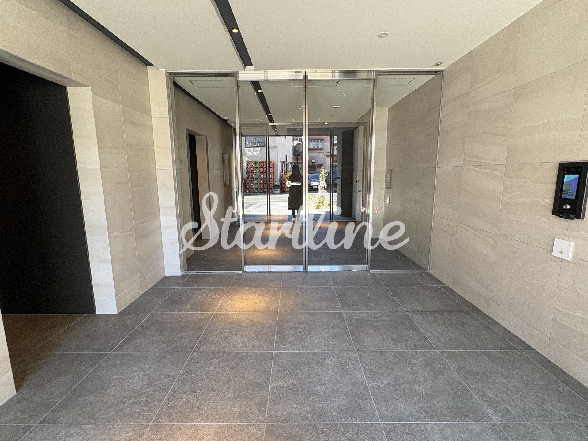 建物エントランス