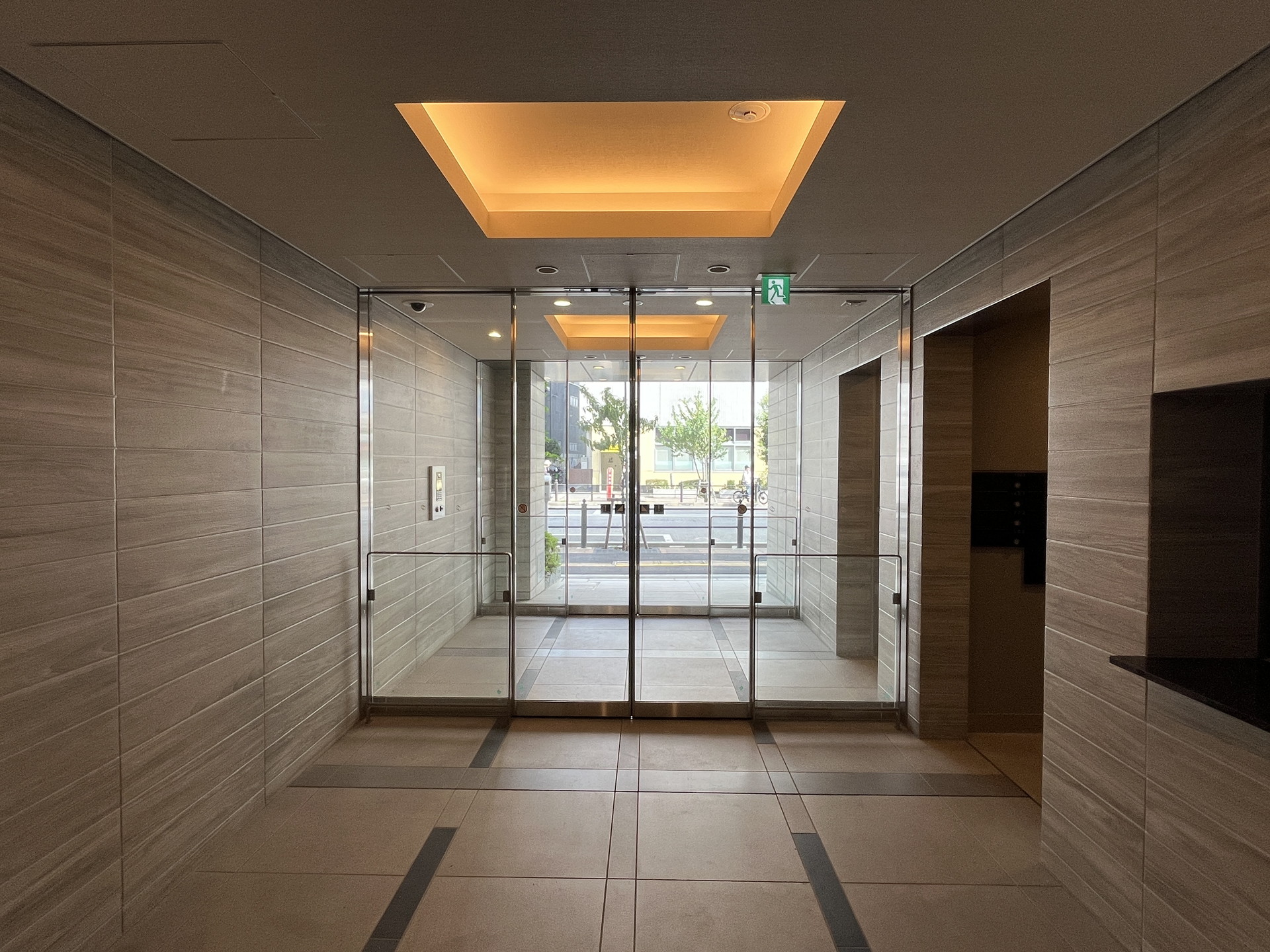 建物エントランス