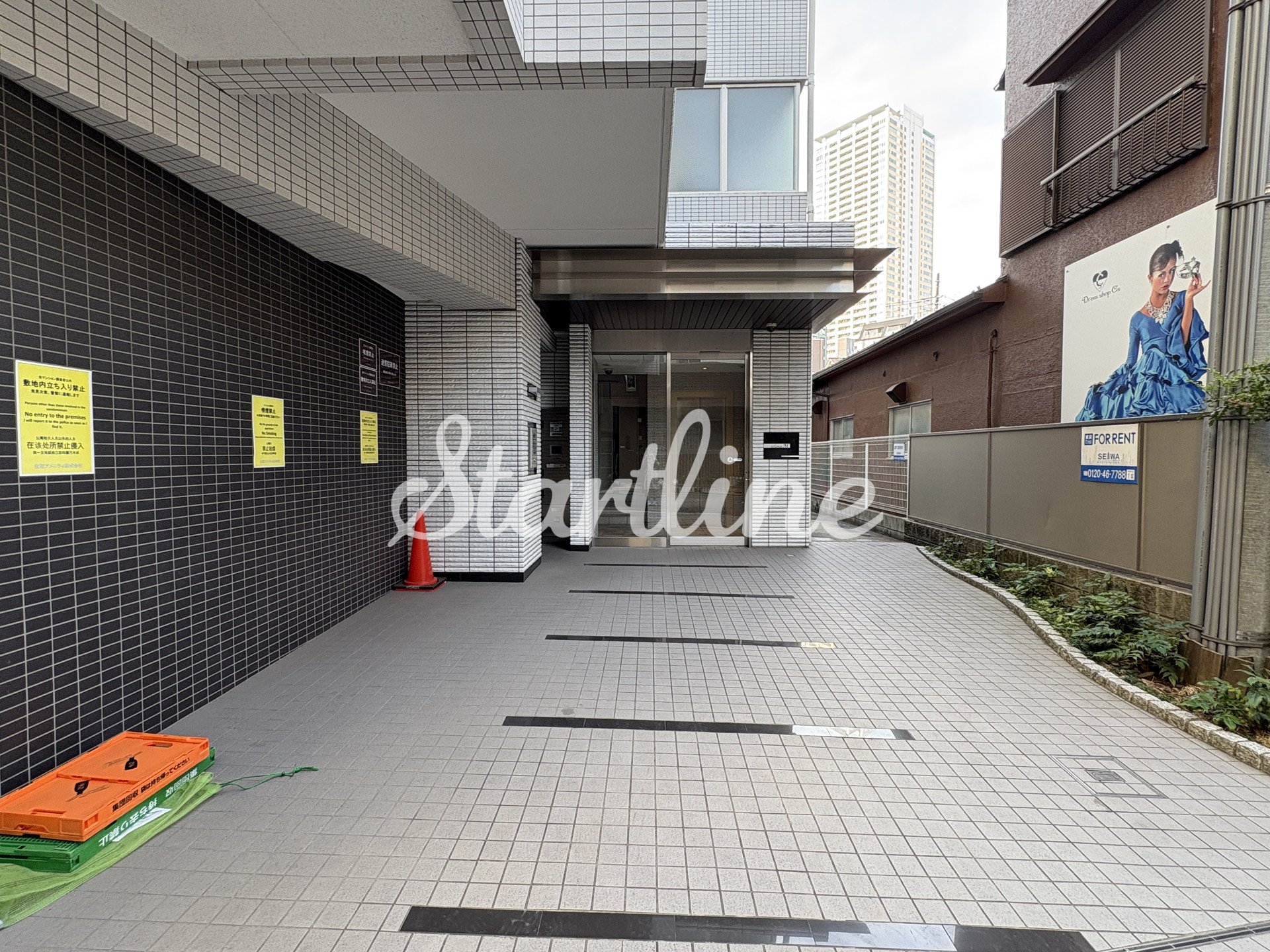 建物エントランス