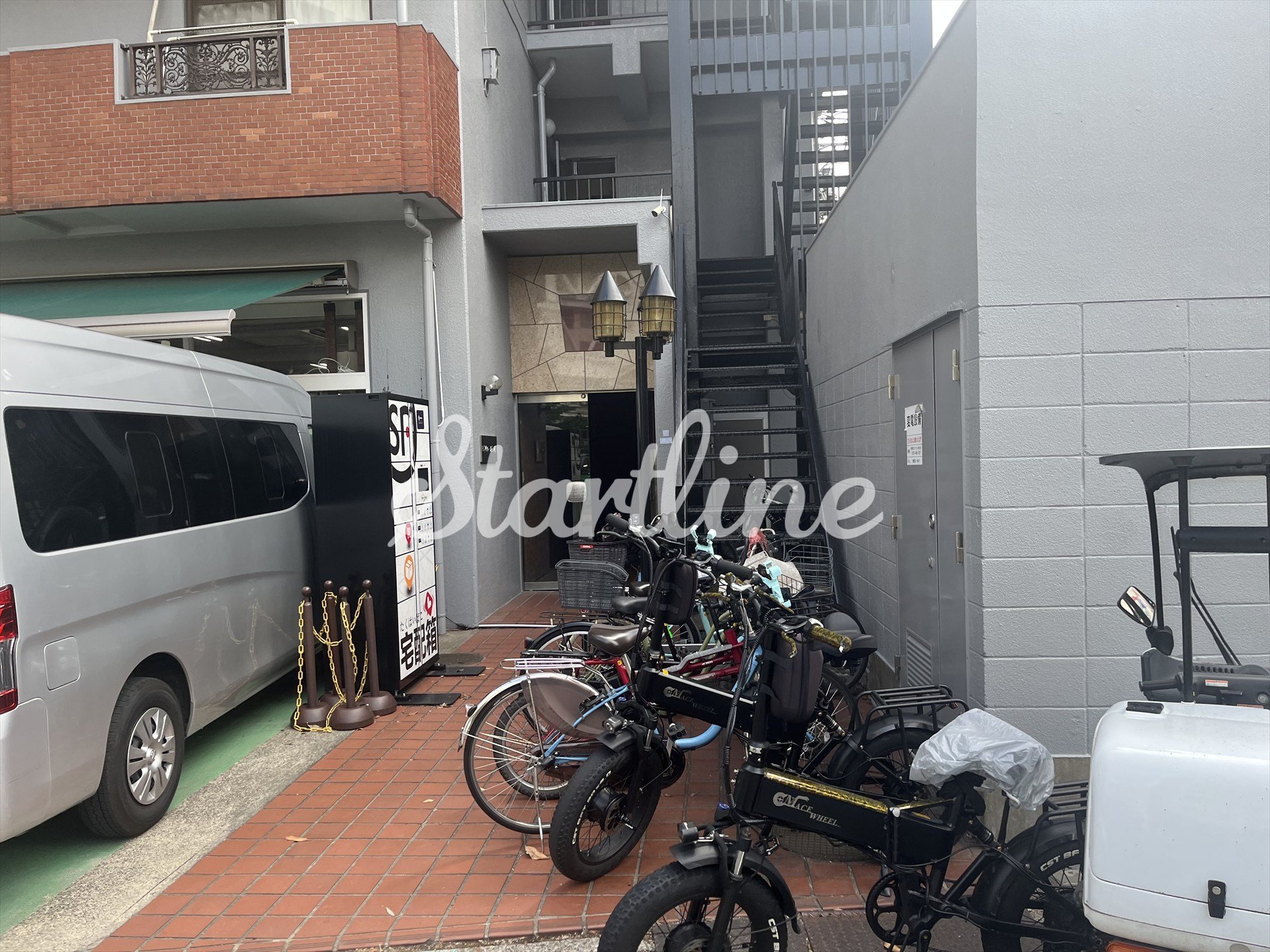 建物エントランス