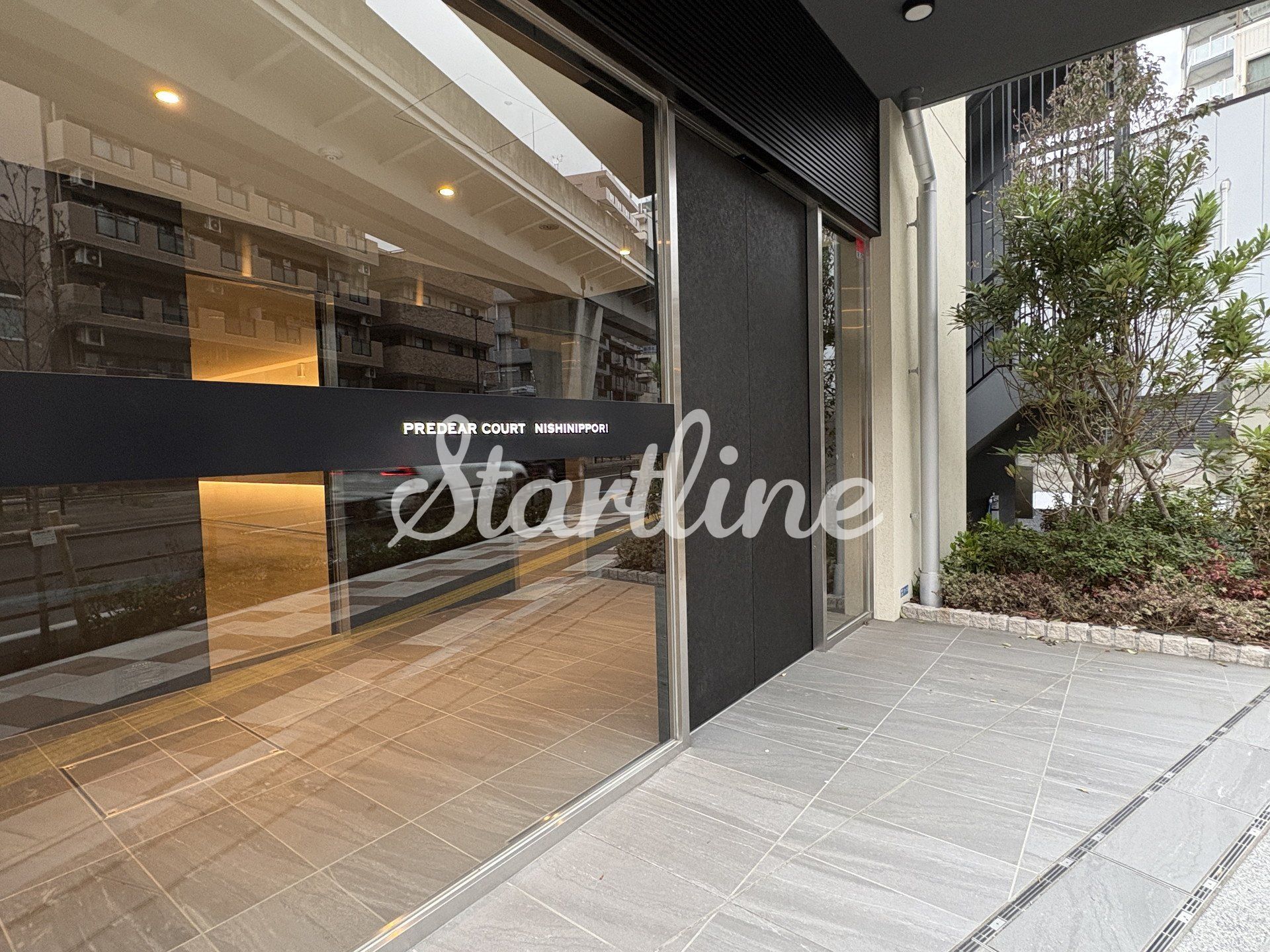 建物エントランス