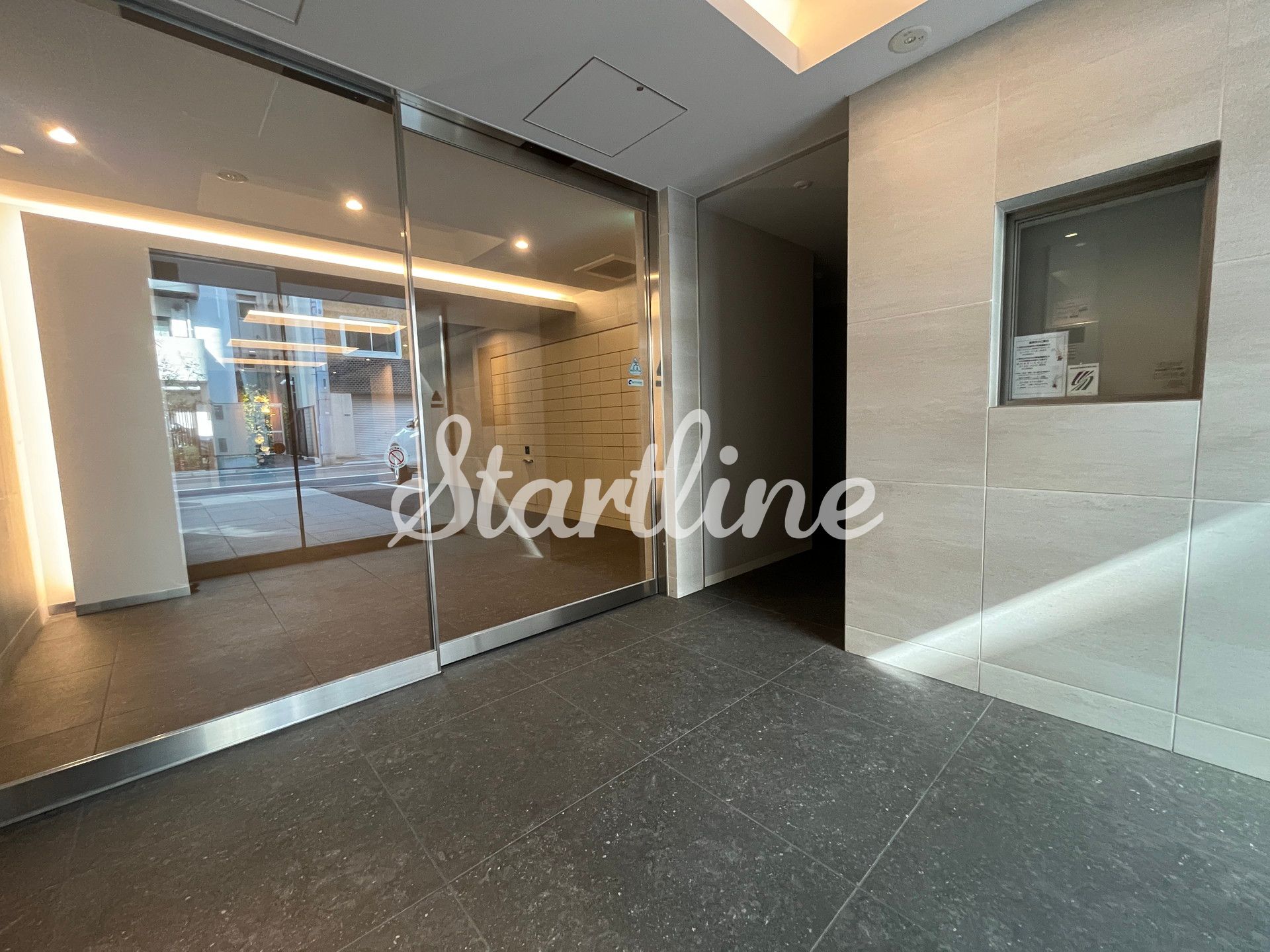 建物エントランス