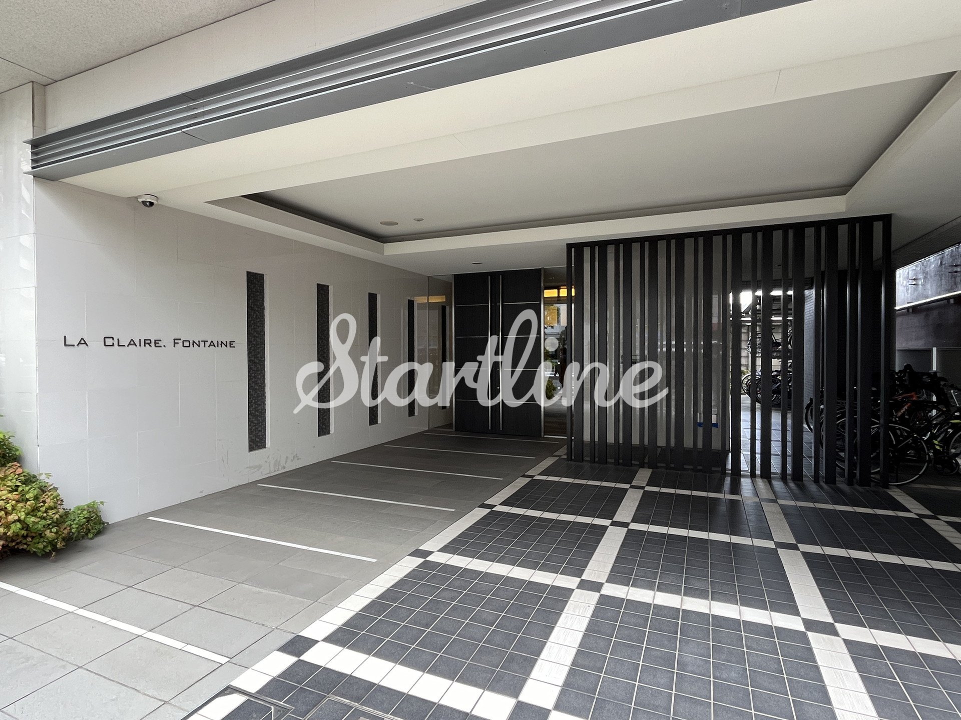 建物エントランス