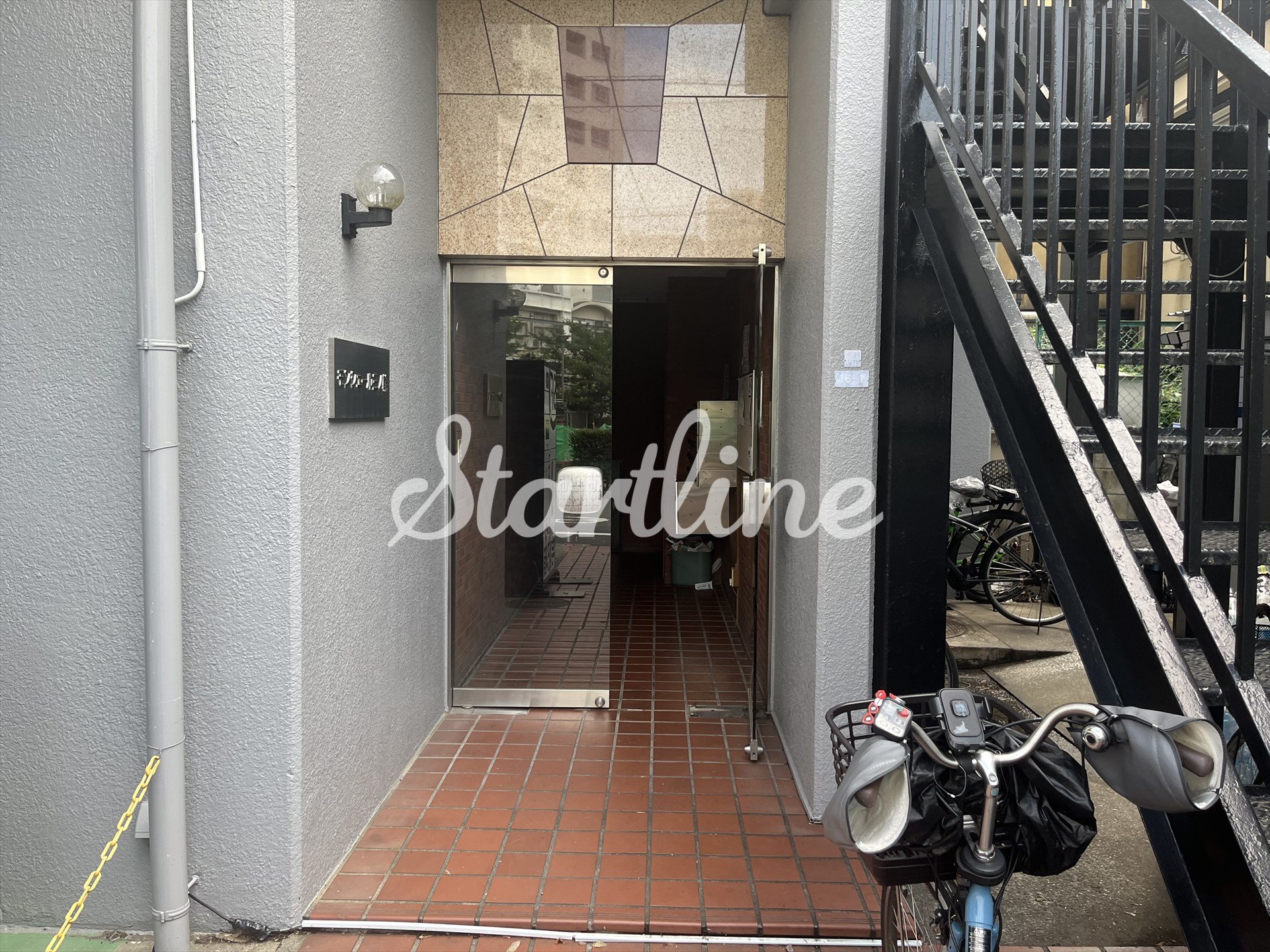 建物エントランス