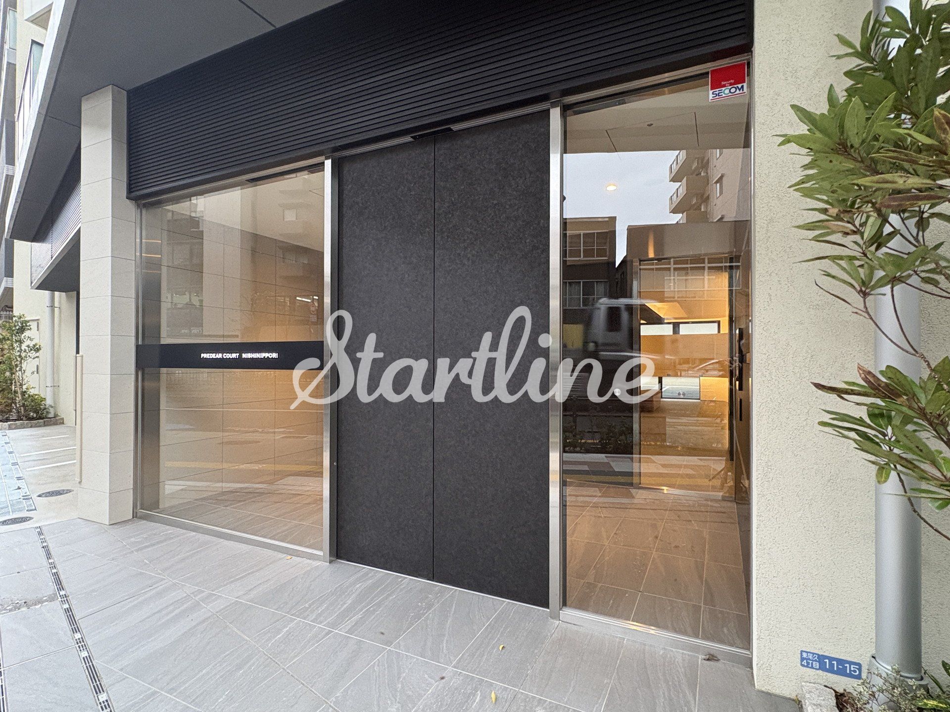 建物エントランス