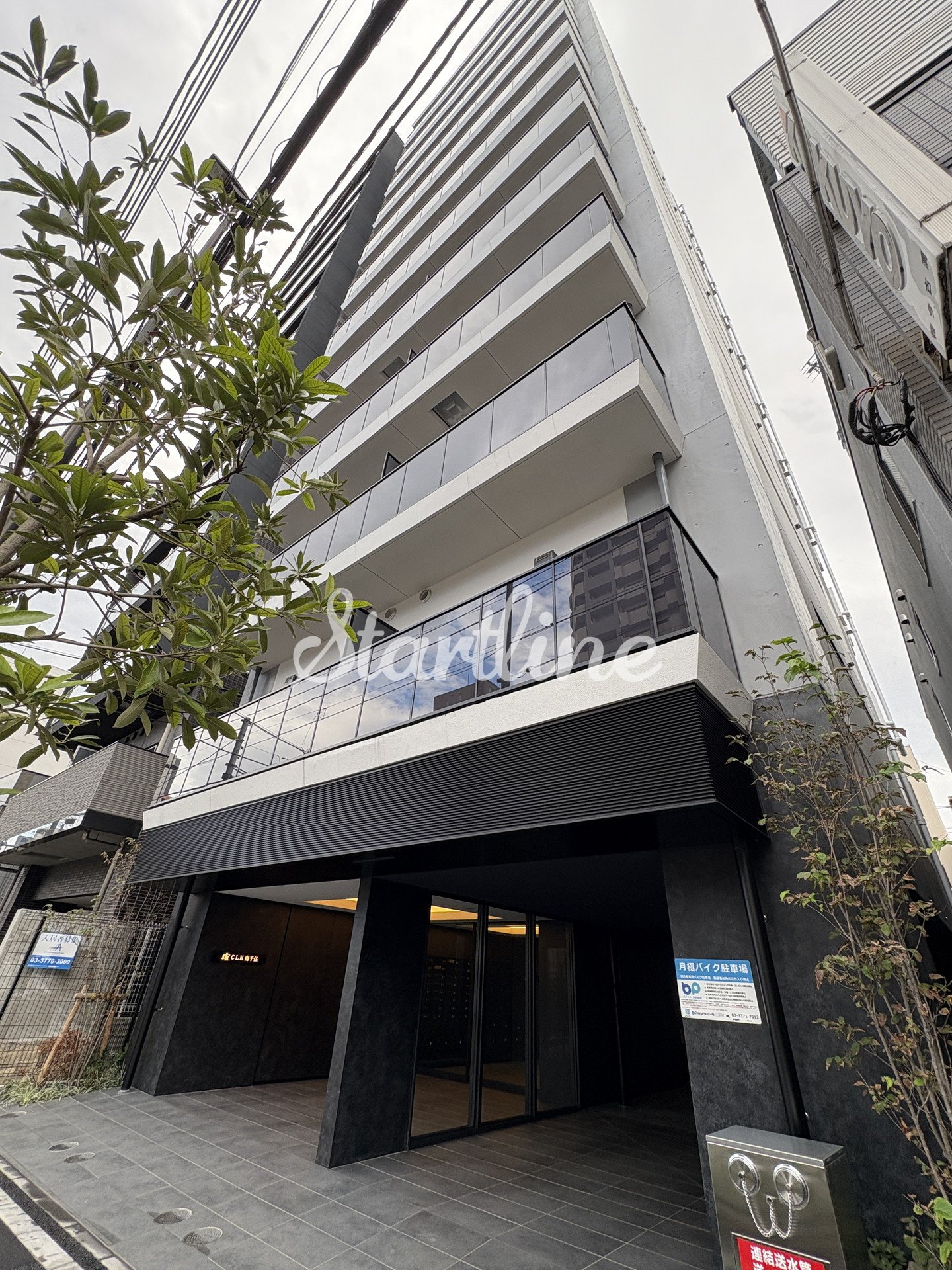 建物エントランス