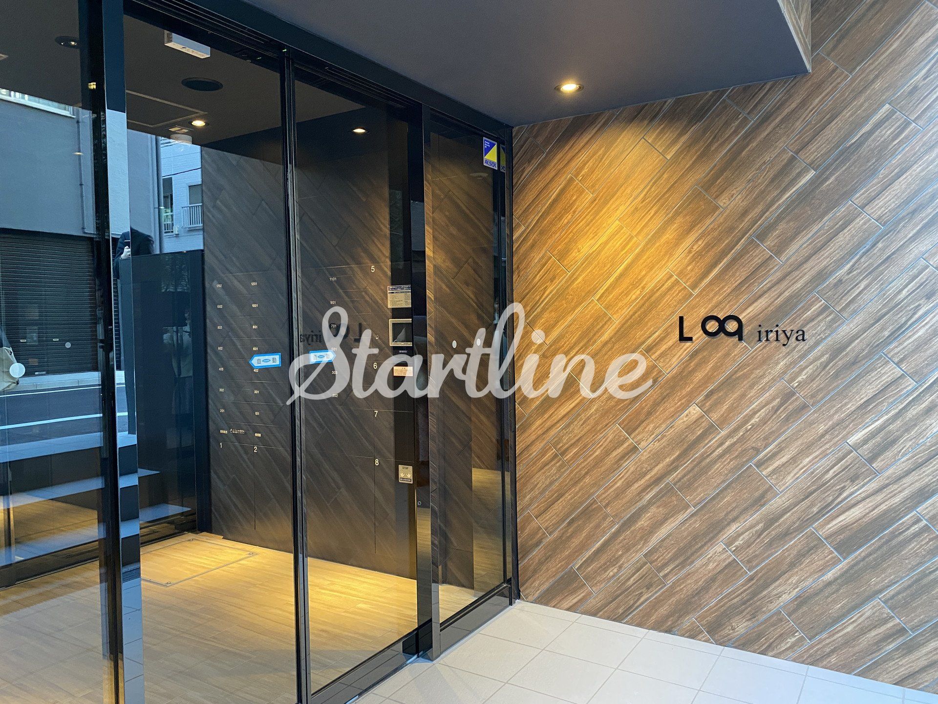 建物エントランス