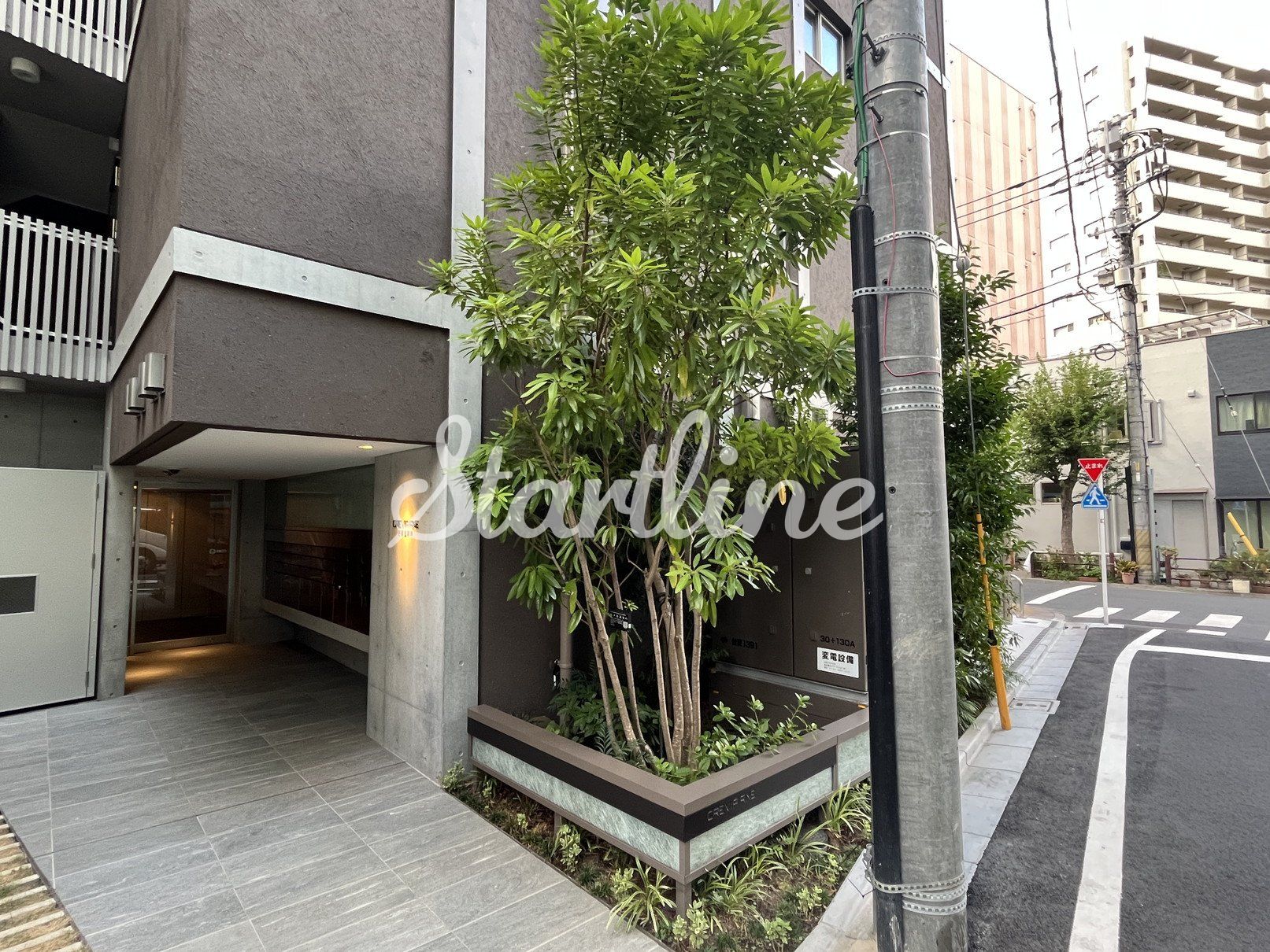 建物エントランス