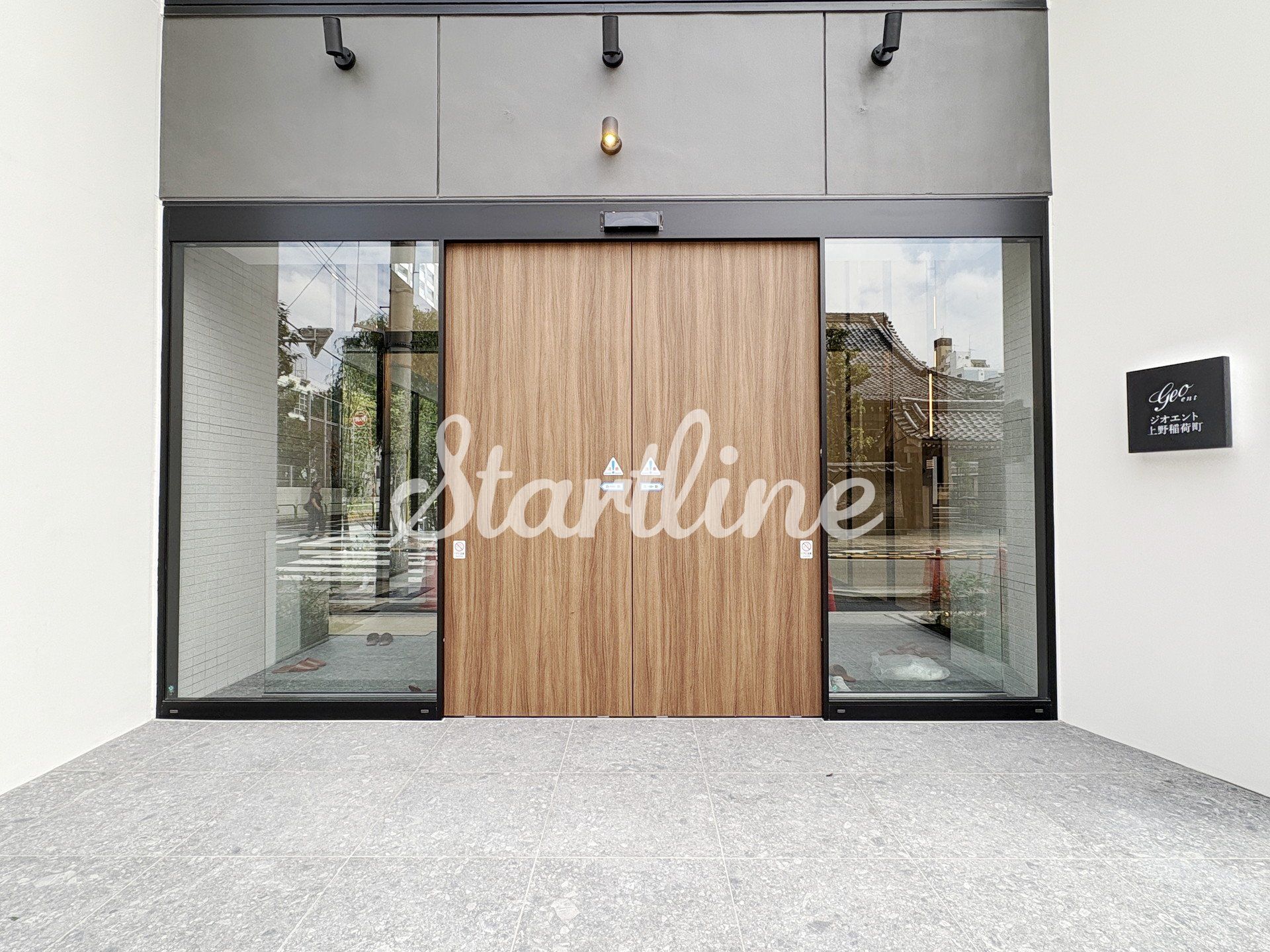 建物エントランス