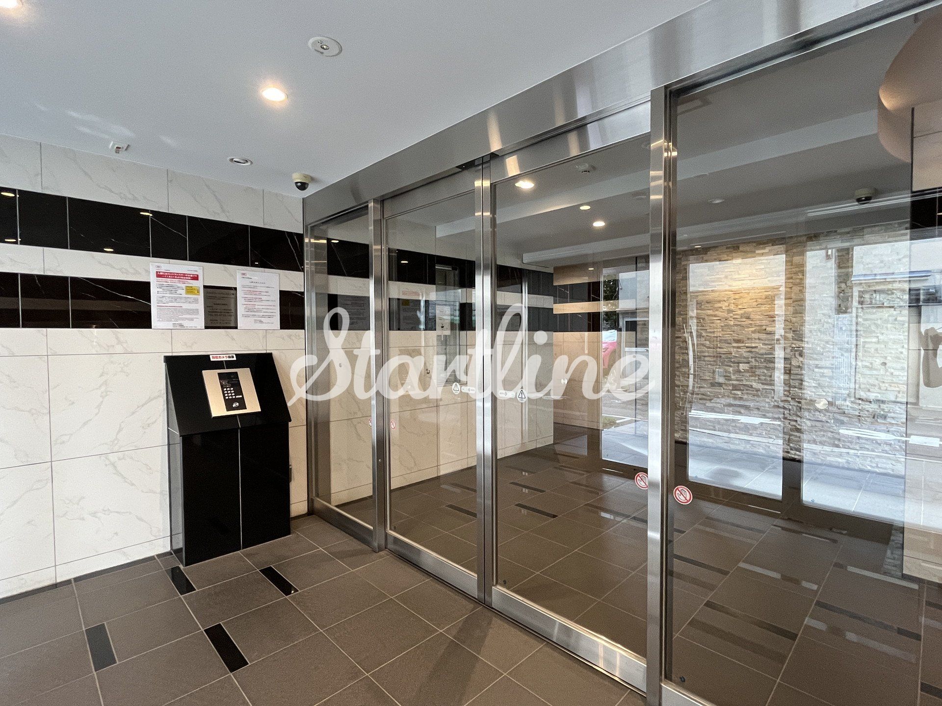 建物エントランス