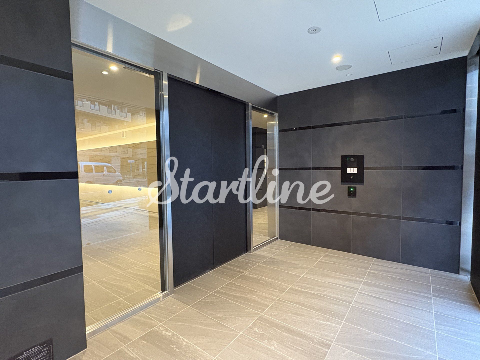 建物エントランス