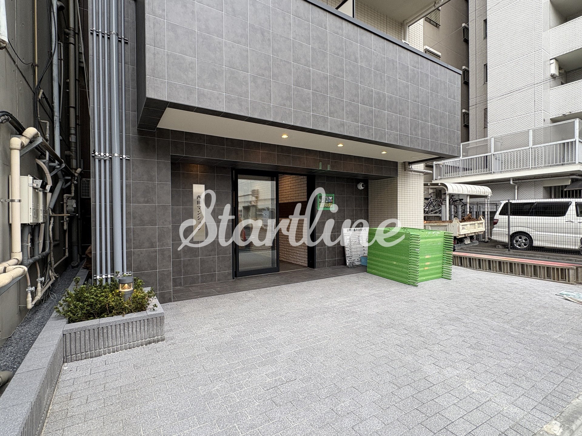 建物エントランス