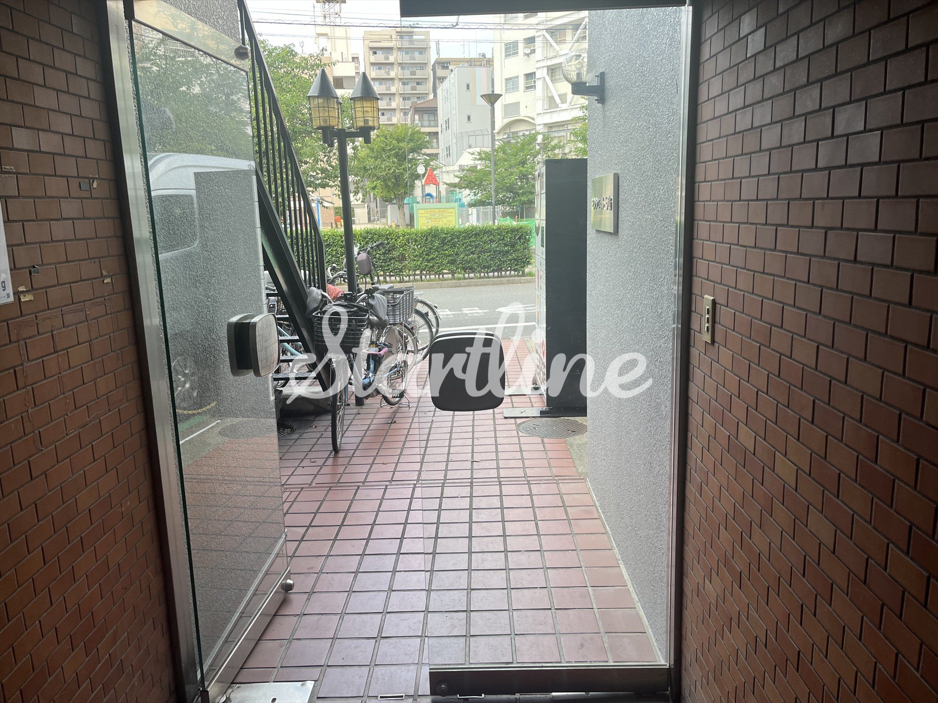 建物エントランス