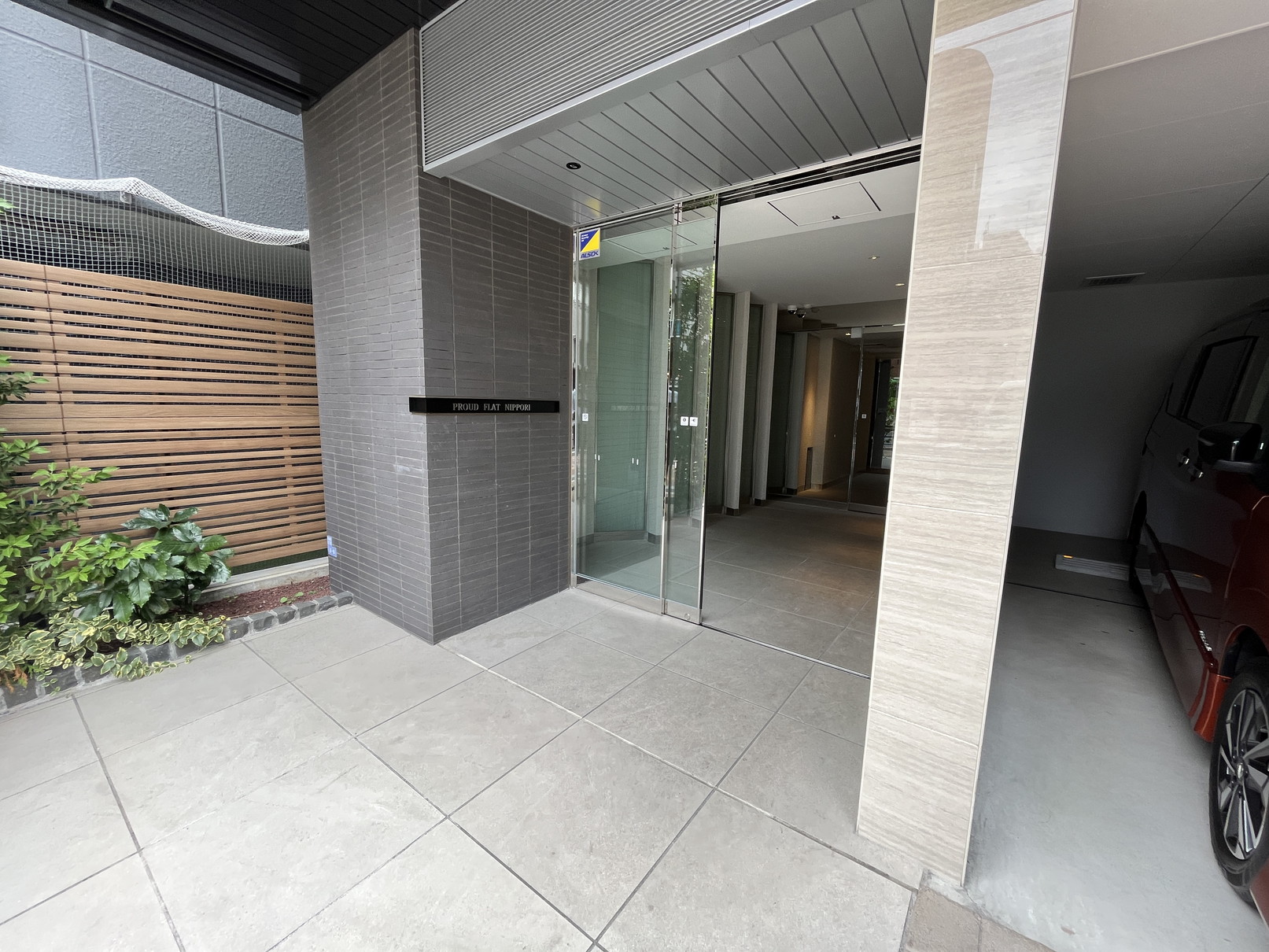 建物エントランス