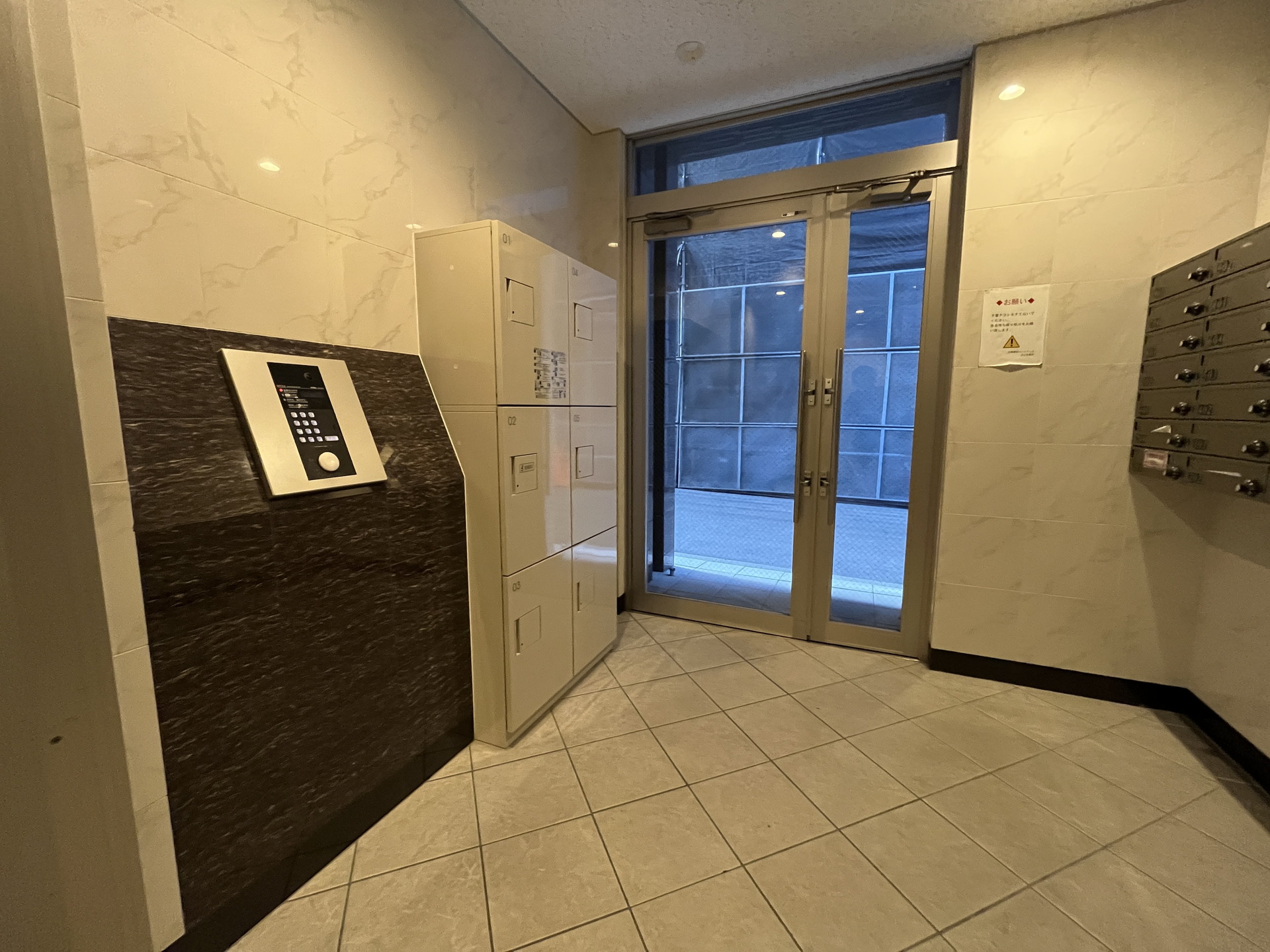 建物エントランス