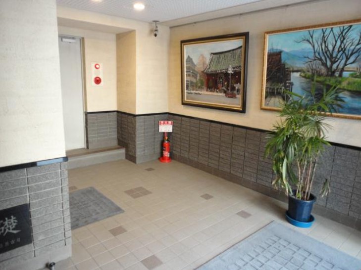 建物エントランス