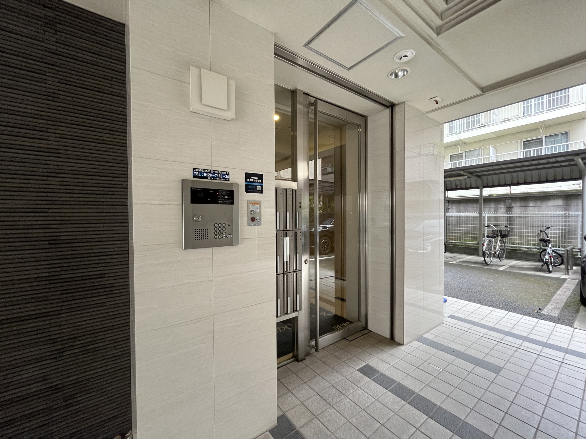 建物エントランス