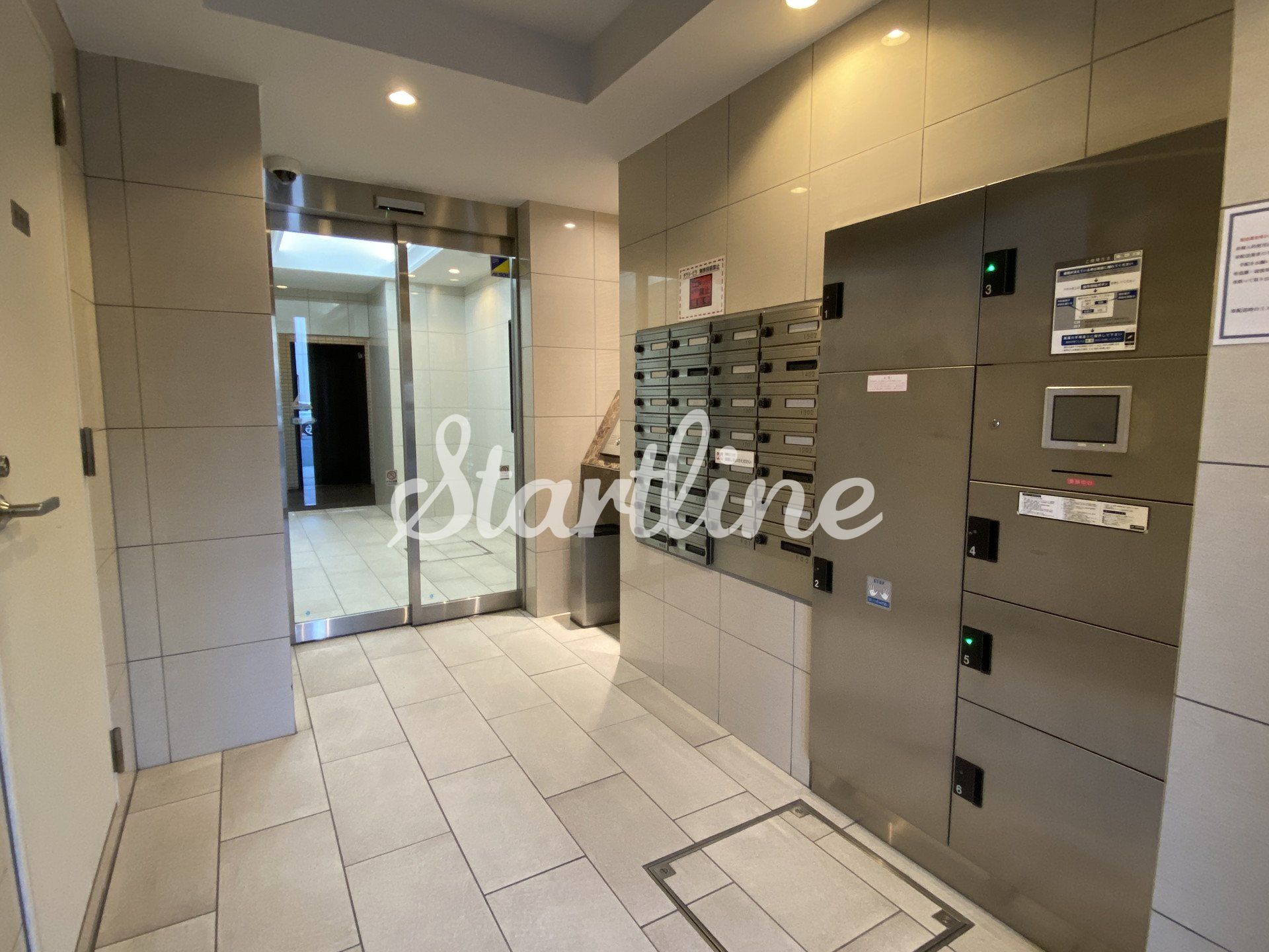 建物エントランス