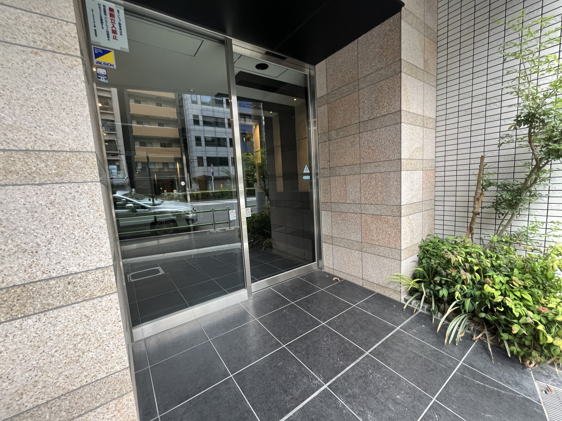 建物エントランス