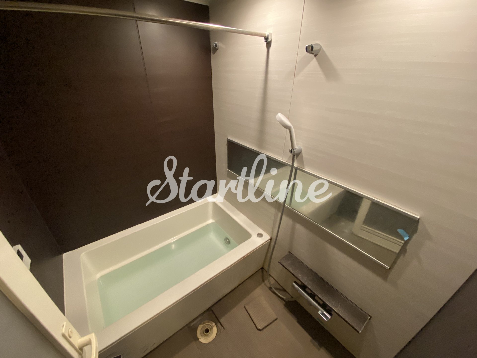 シャワールーム