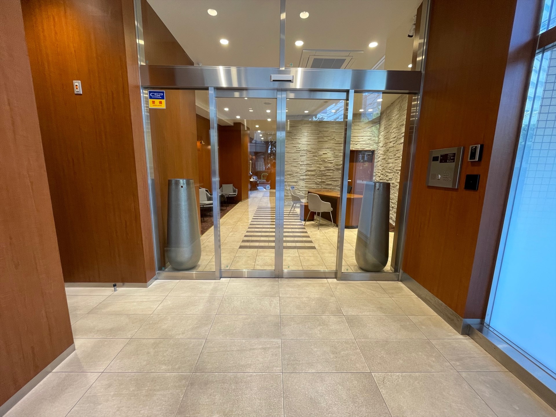 建物エントランス