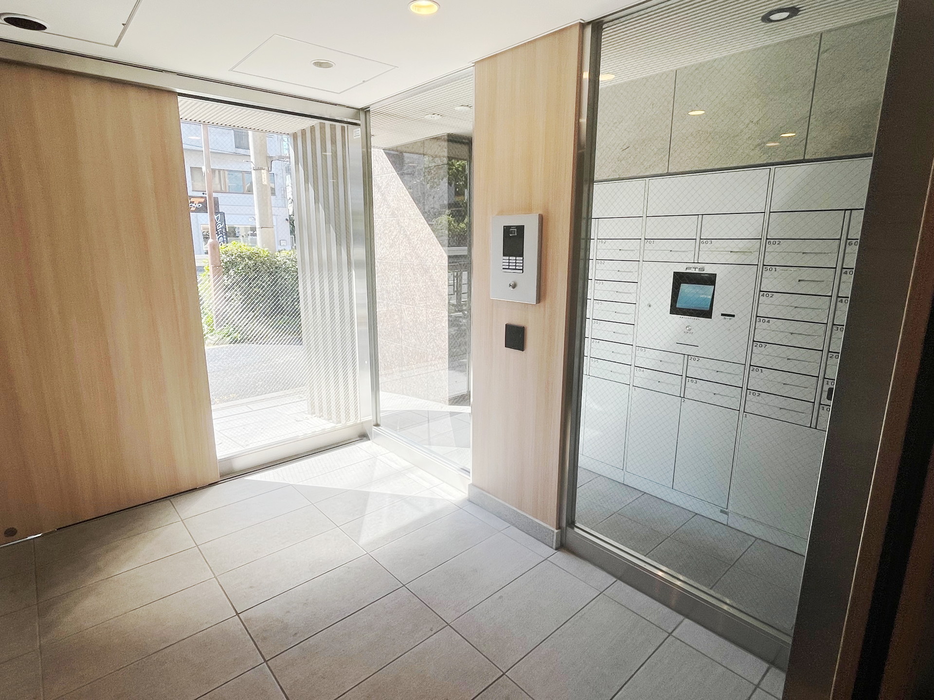 建物エントランス