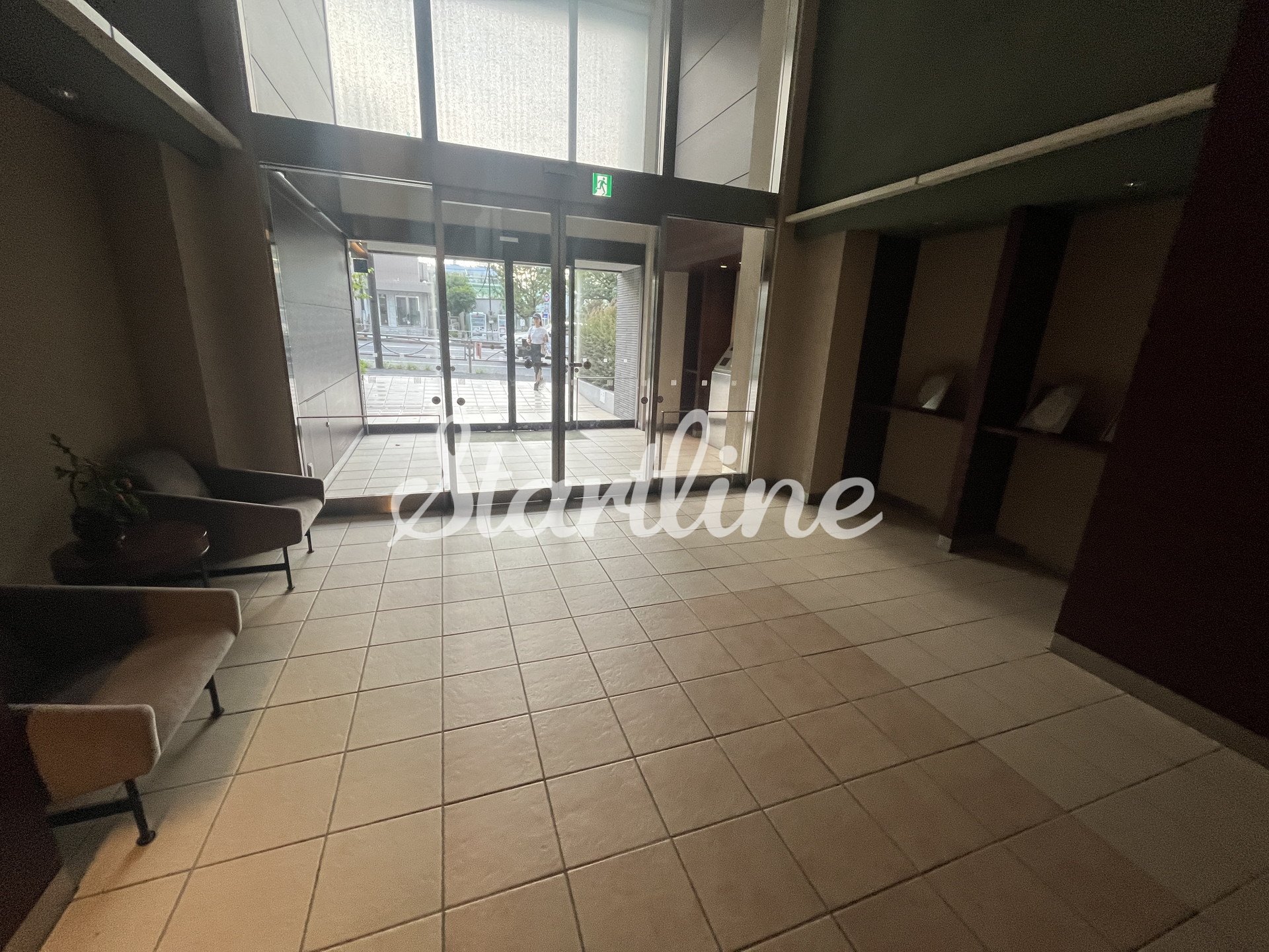 建物エントランス