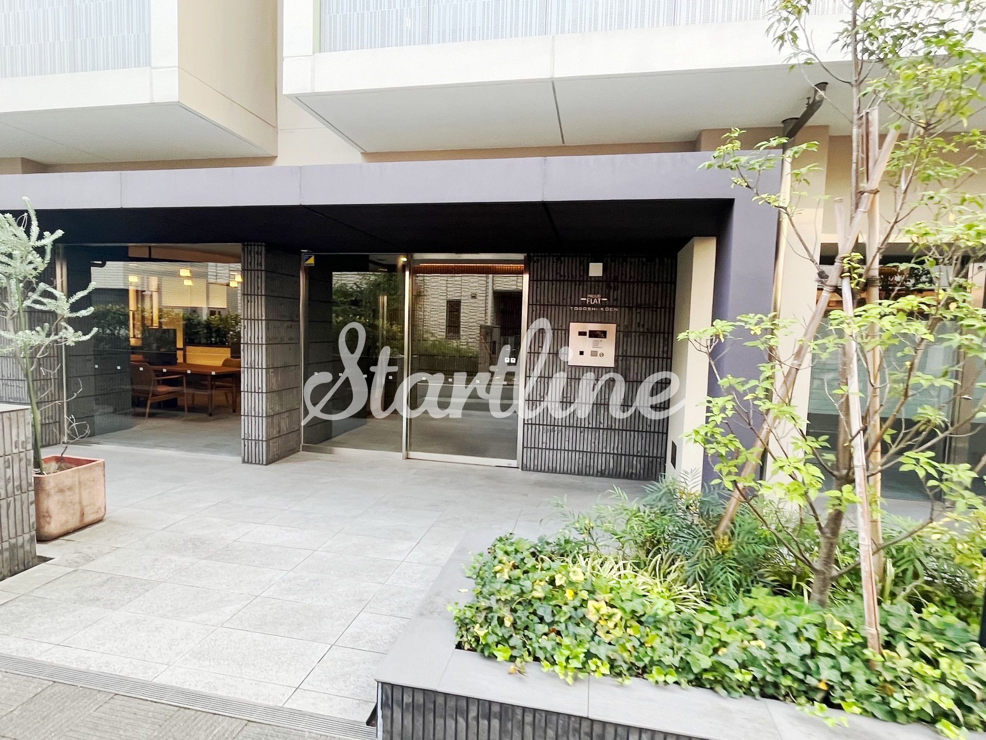 建物エントランス