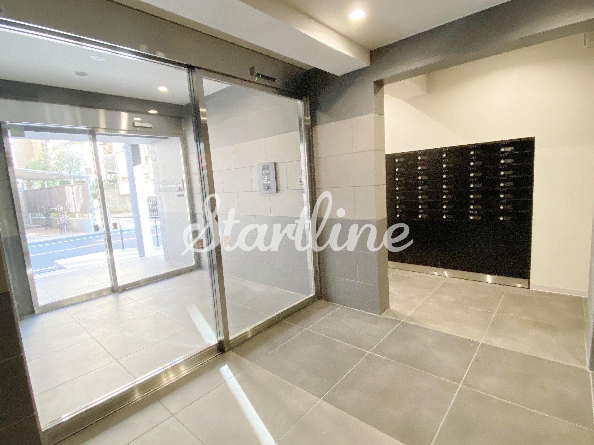 建物エントランス