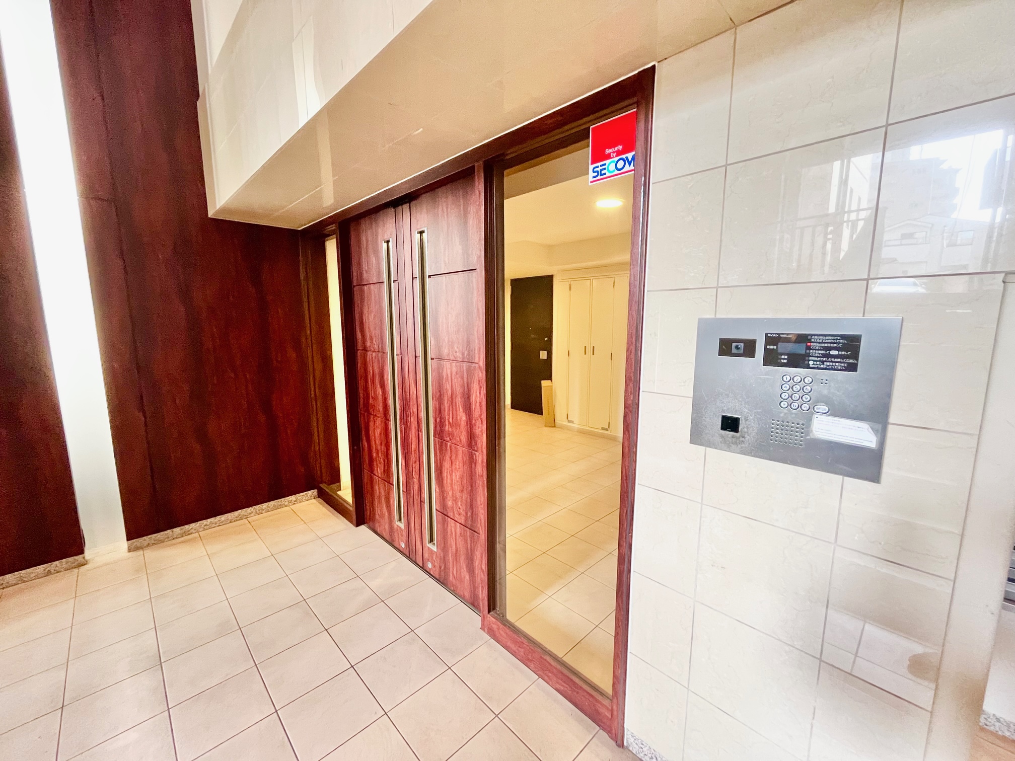 建物エントランス