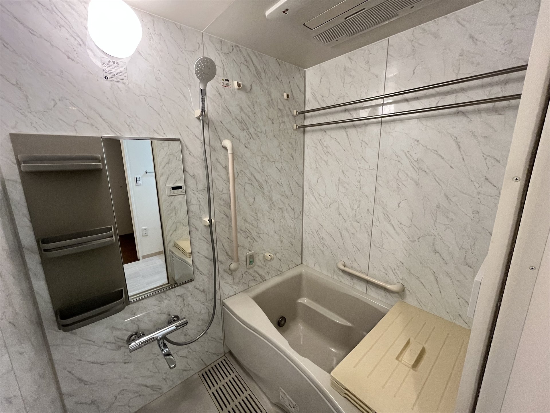 シャワールーム