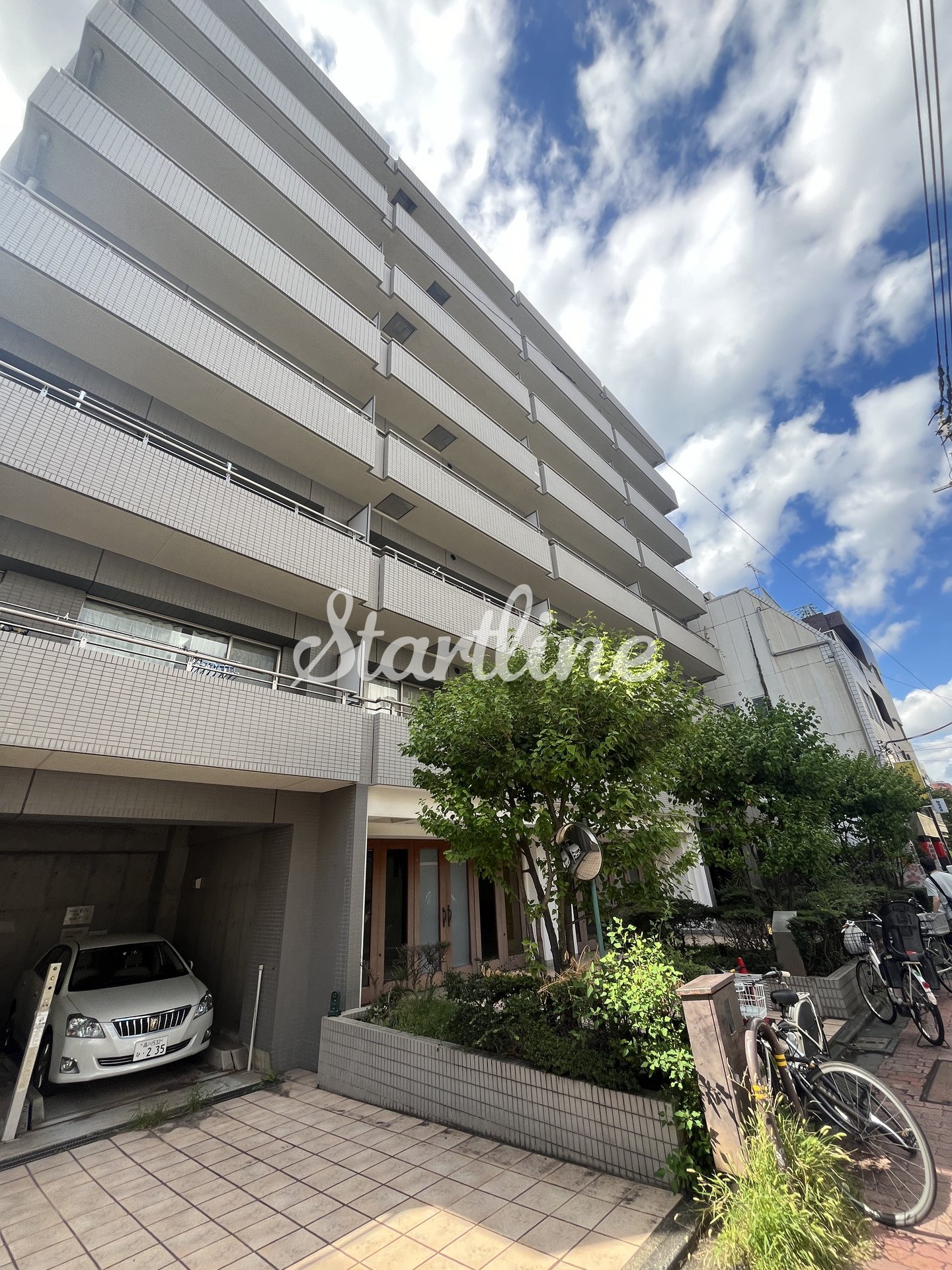 建物エントランス