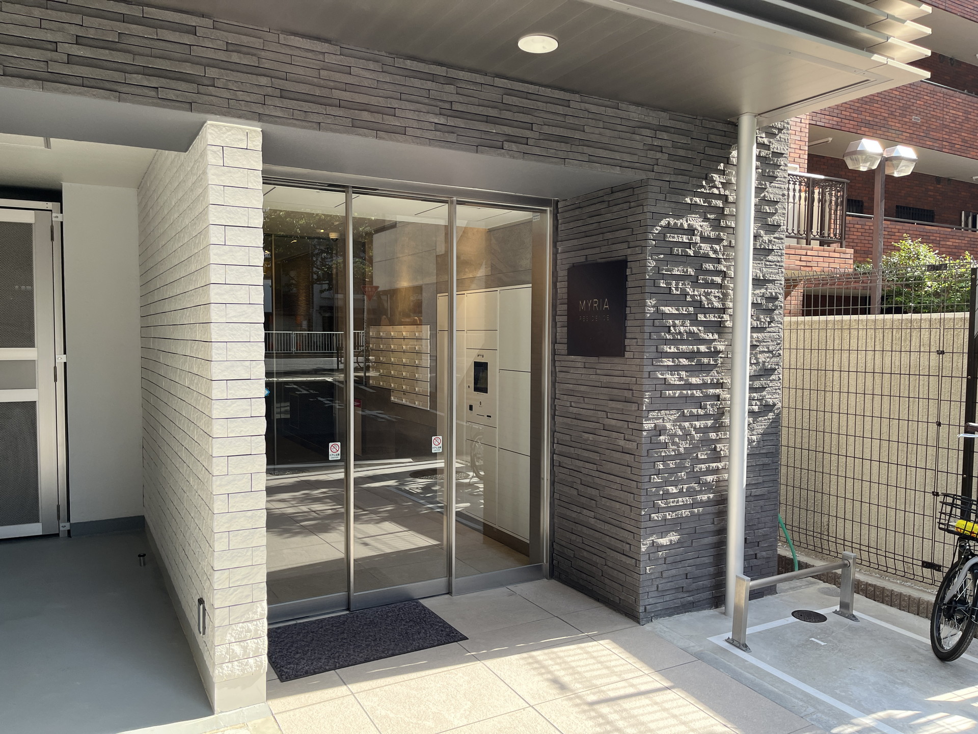 建物エントランス