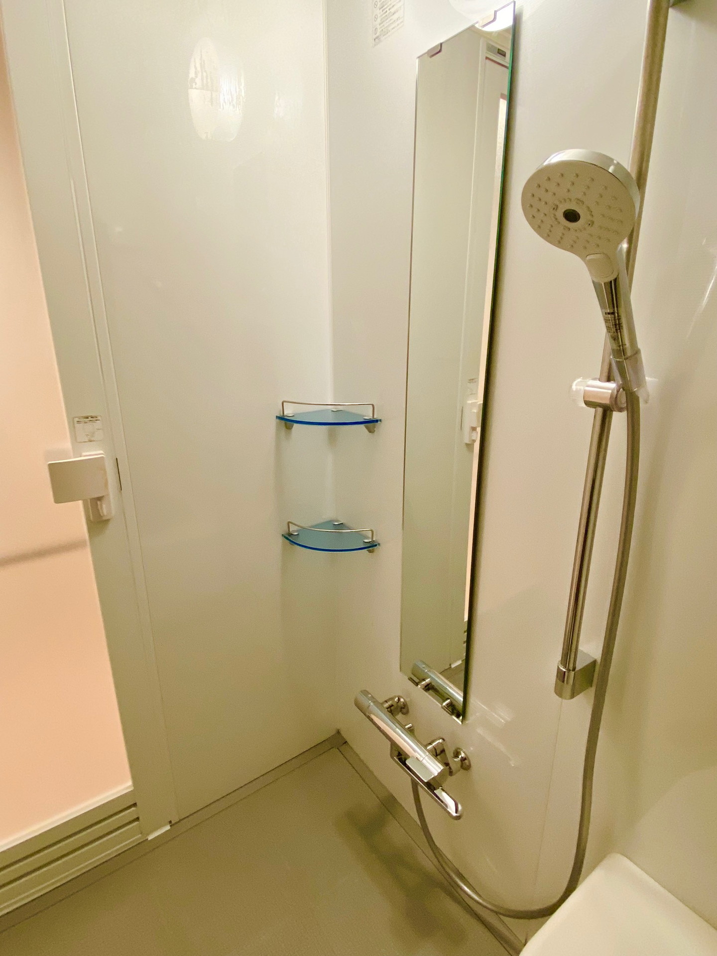 シャワールーム