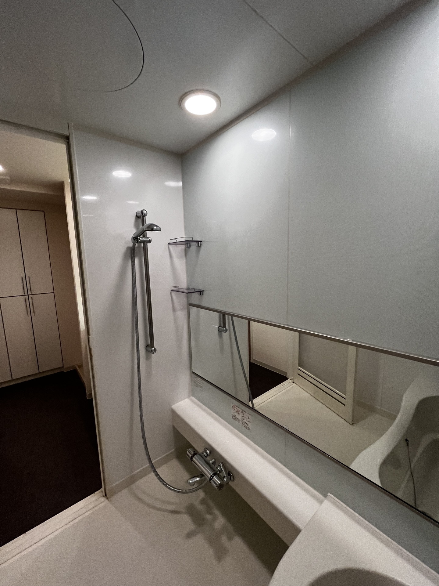 シャワールーム