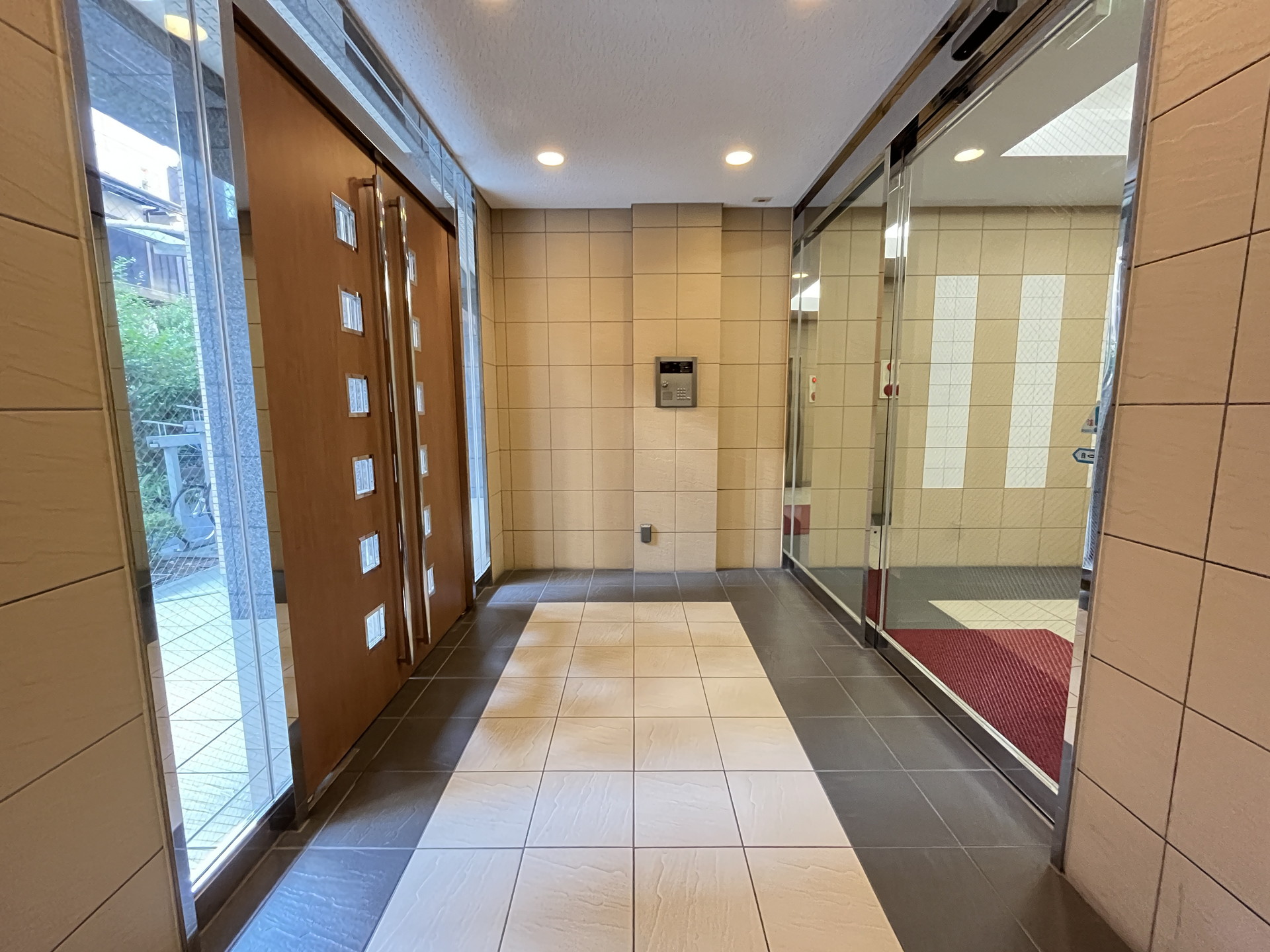 建物エントランス