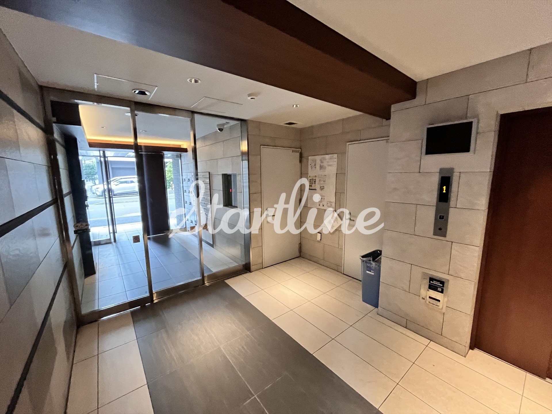 建物エントランス