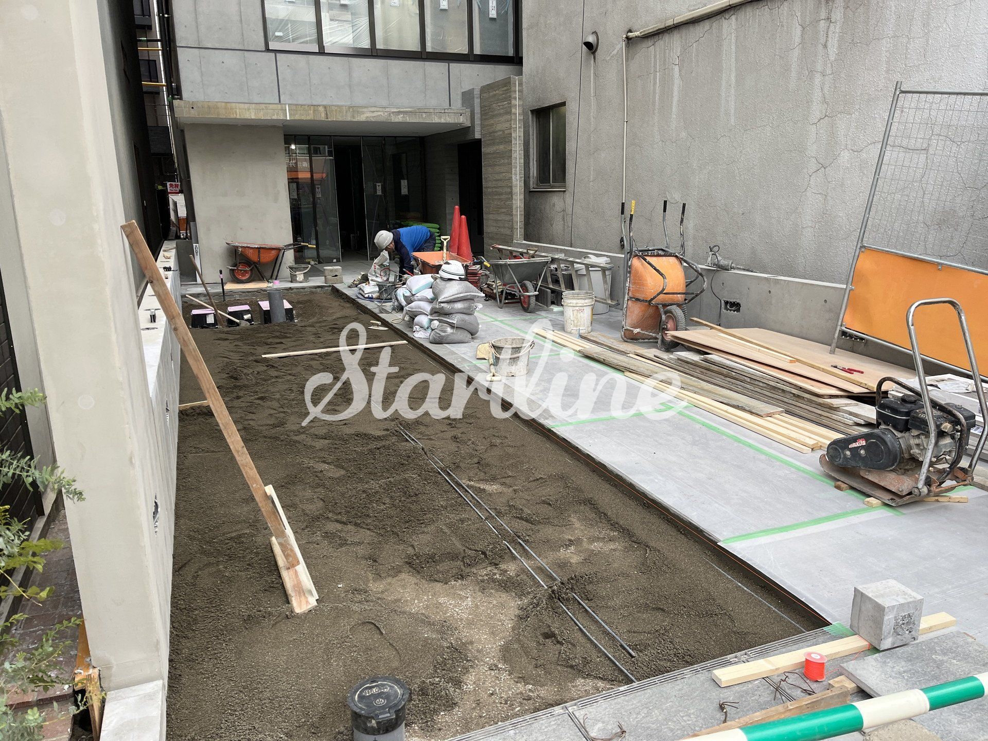 建物エントランス