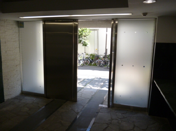 建物エントランス