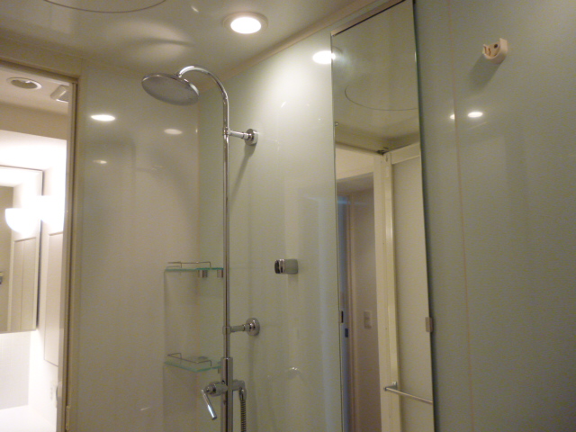 シャワールーム