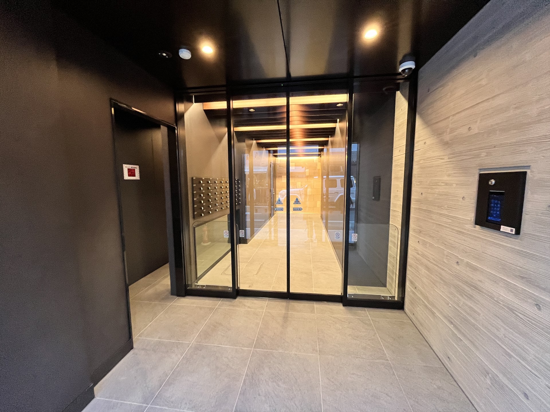 建物エントランス